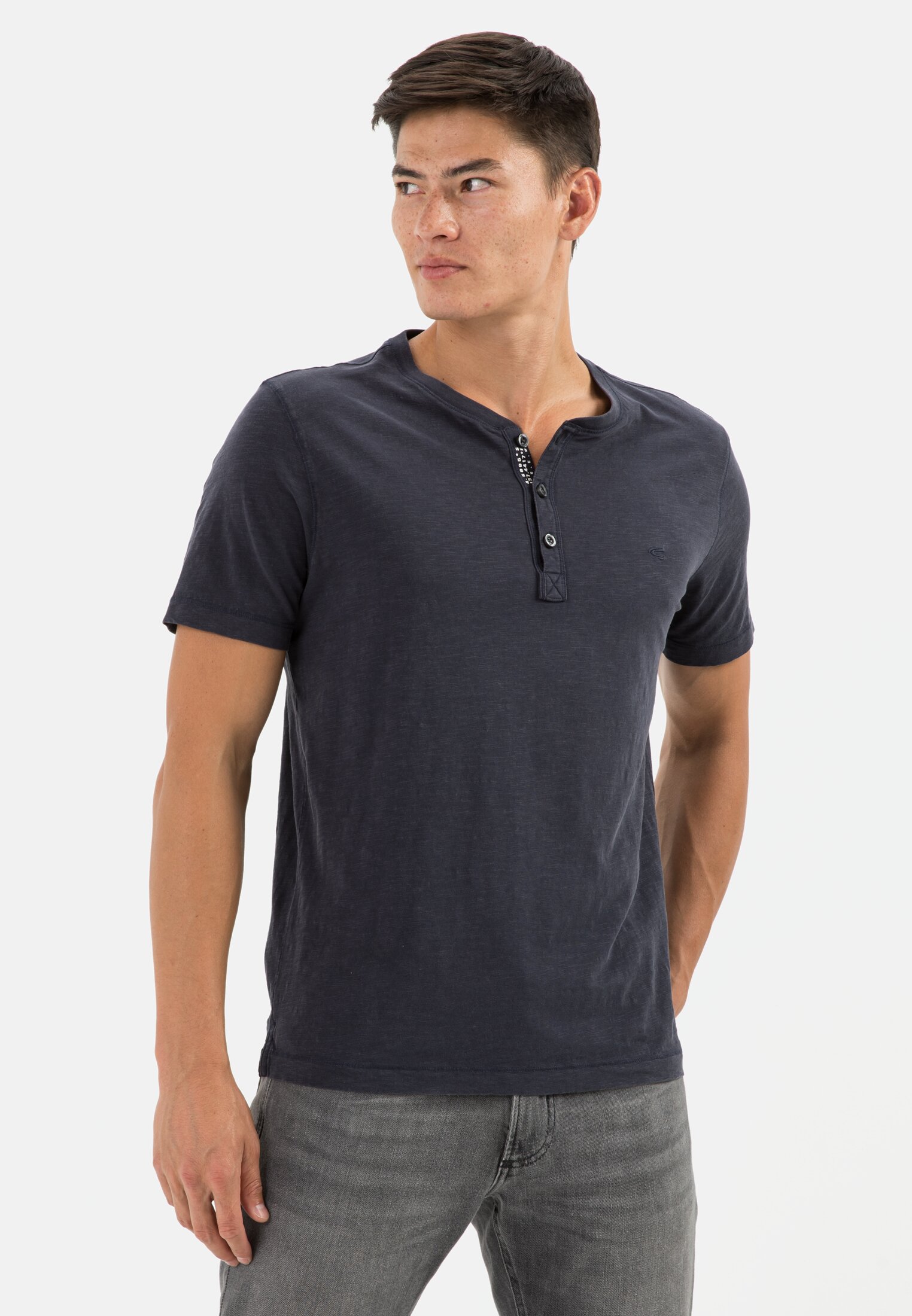 Men Henley shirt with short sleeves made of pure cotton. Dark Blue worn front