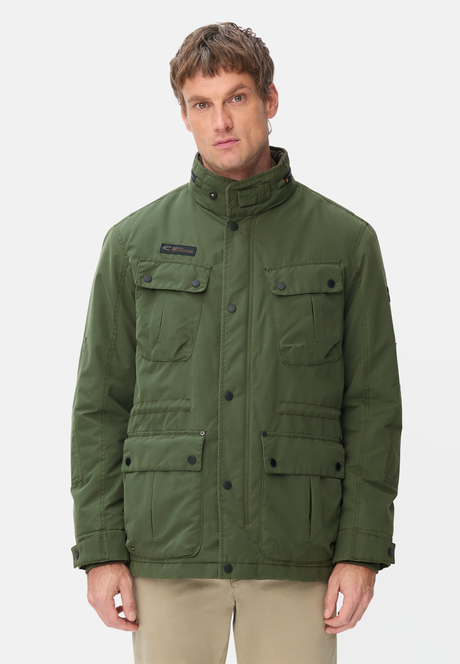 Herren Field Jacket mit verstellbarem Bund Blattgrün getragen vorn