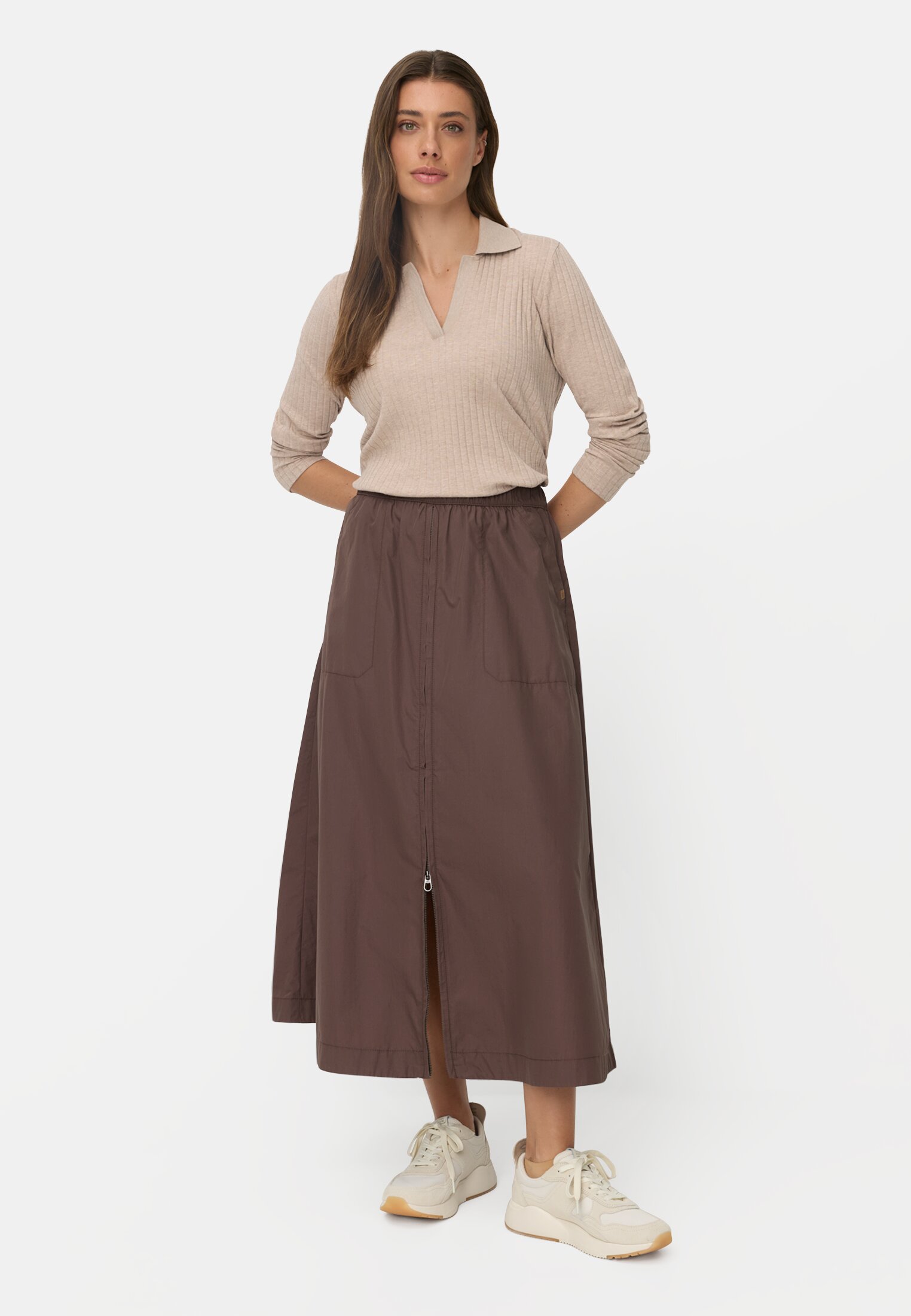 Women Jersey shirt with ribbed collar Beige worn front full body