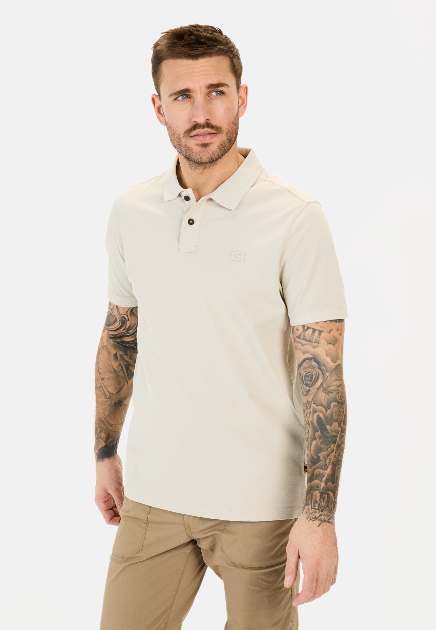 Herren Kurzarm Poloshirt aus Baumwolle Beige getragen vorn