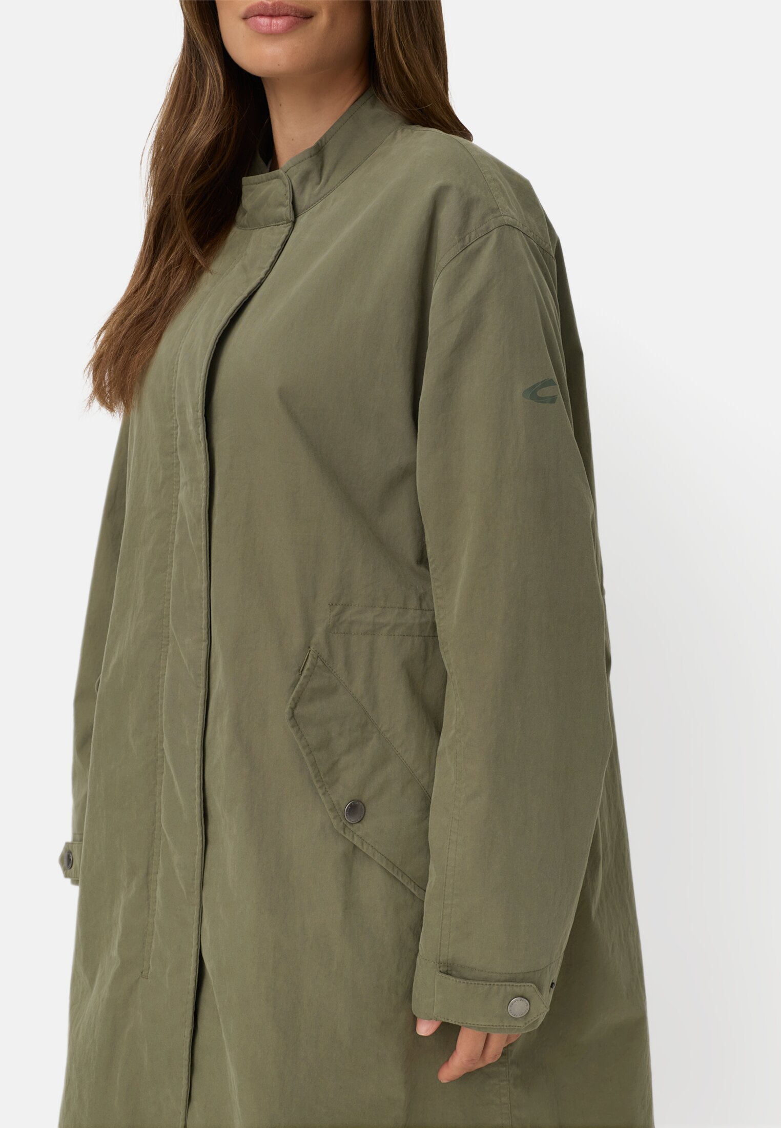 Vrouwen Oversized jas met trekkoord in de taille Donkergroen gedragen detail dichtbij