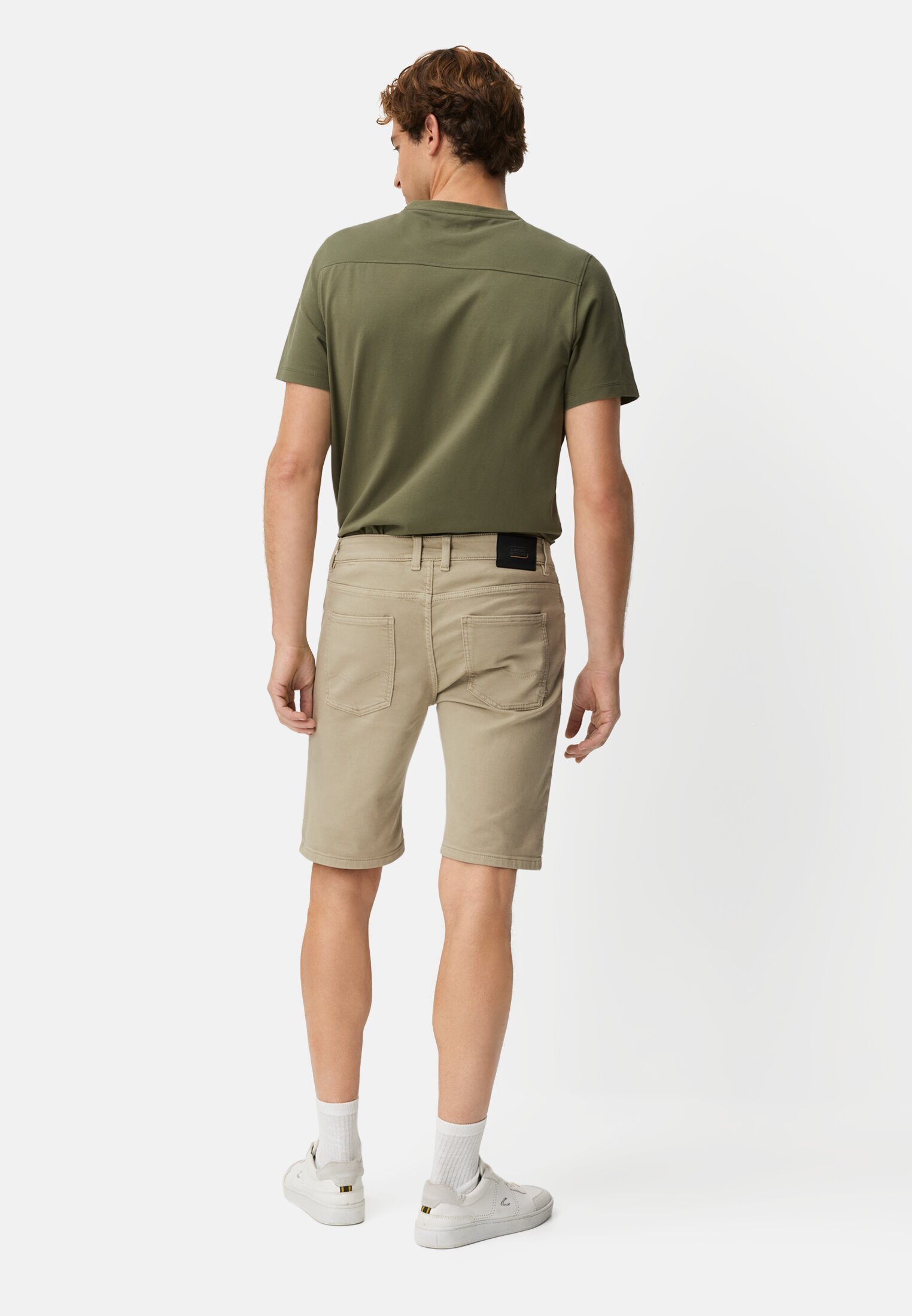 Herren fleXXXactive® Bermuda Shorts mit Reißverschluss Beige getragen hinten