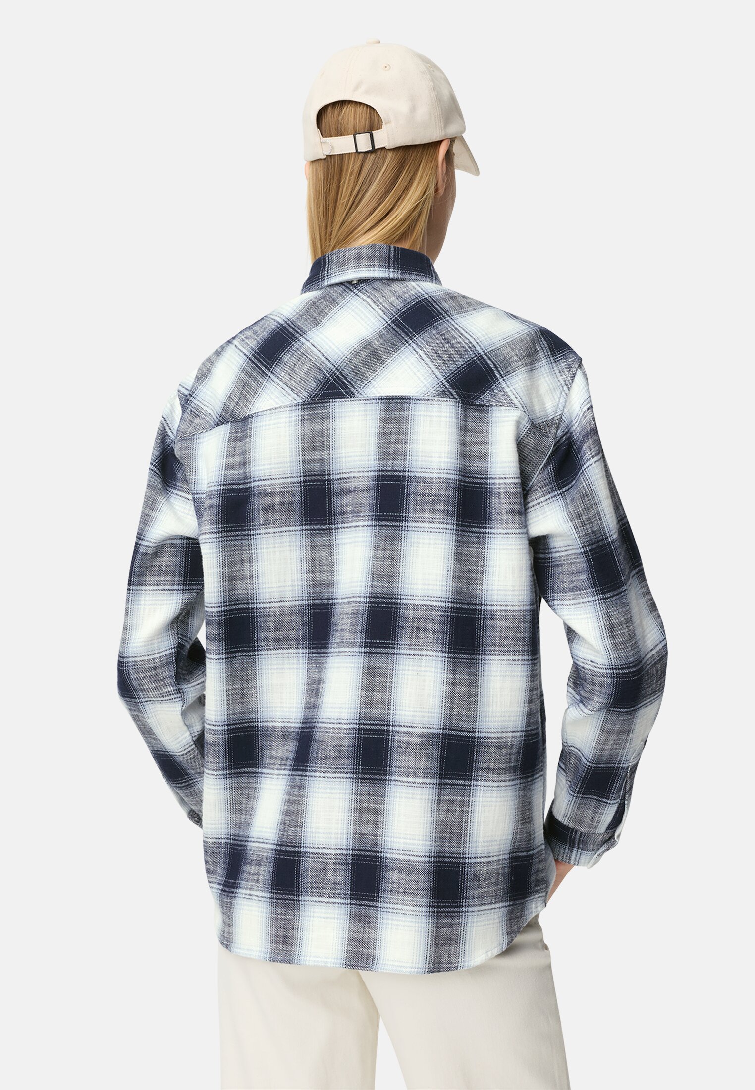 Women Check blouse with breast pocket Dark Blue worn back