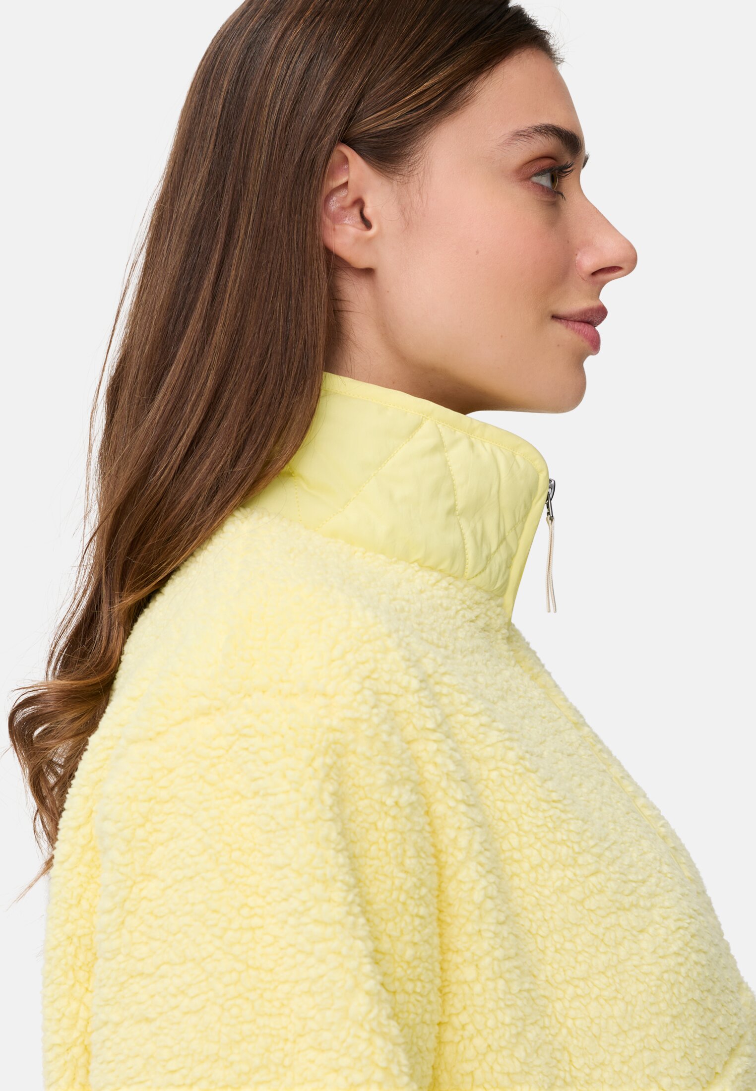 Damen Teddy Troyer Limonengelb getragen detailliert nah