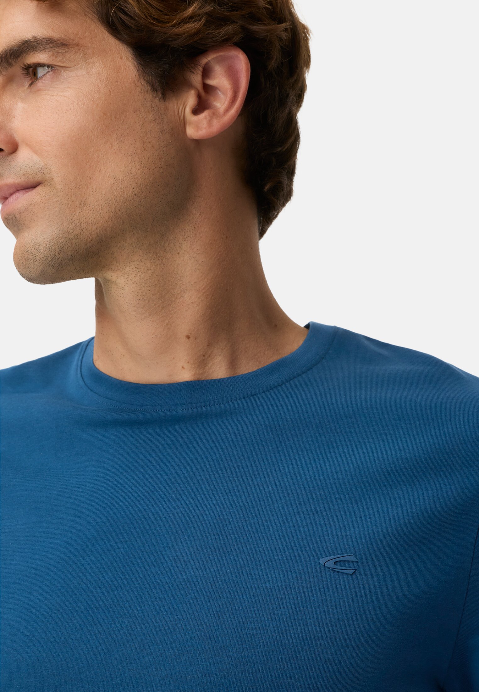 Men fleXXXactive® T-shirt with crew neck Lyons Blue worn detail close