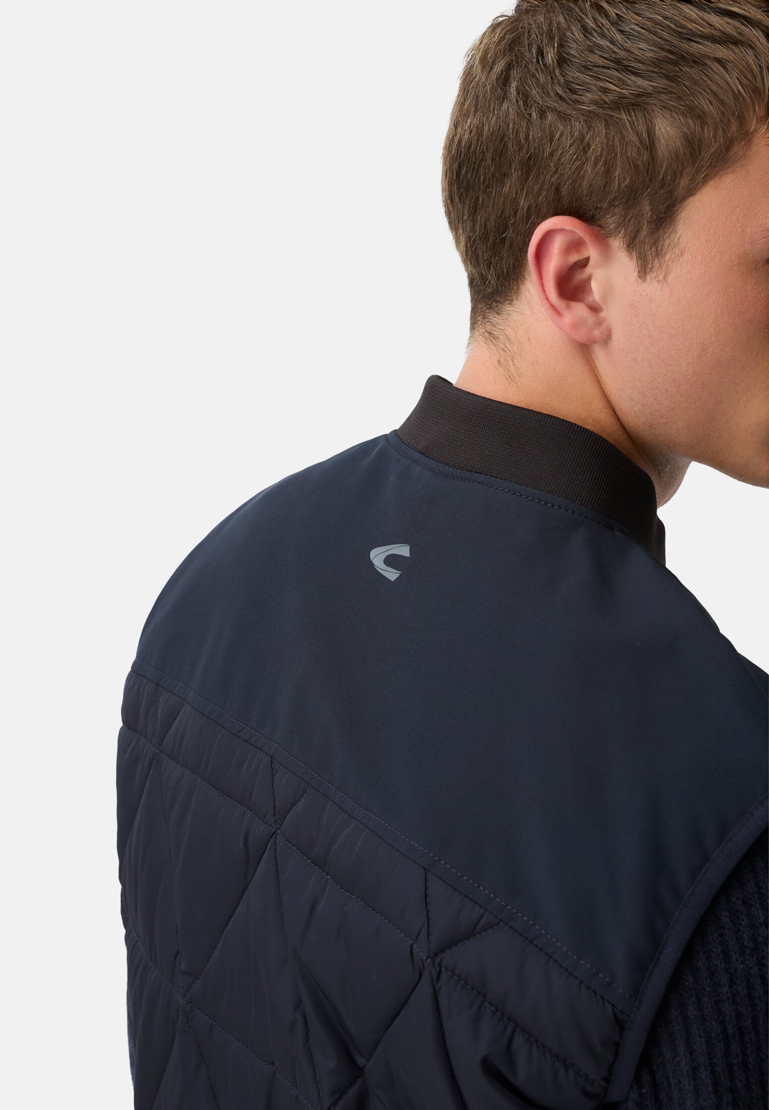 Men Lightweight vest made from water-repellent material Navy blue worn emotional