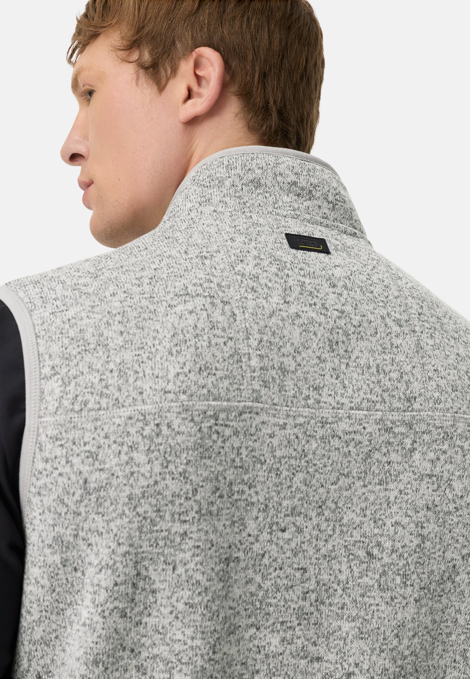 Men Fleece vest with warming lining Grey worn detail close