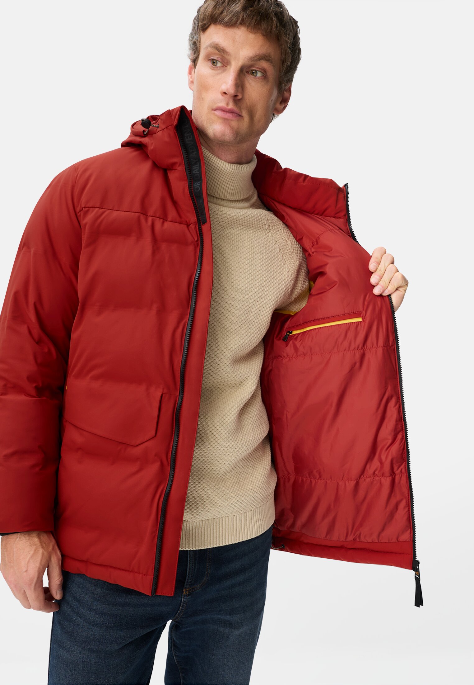 Herren teXXXactive® Funktionsjacke mit versiegelten Nähten Rot getragen emotional