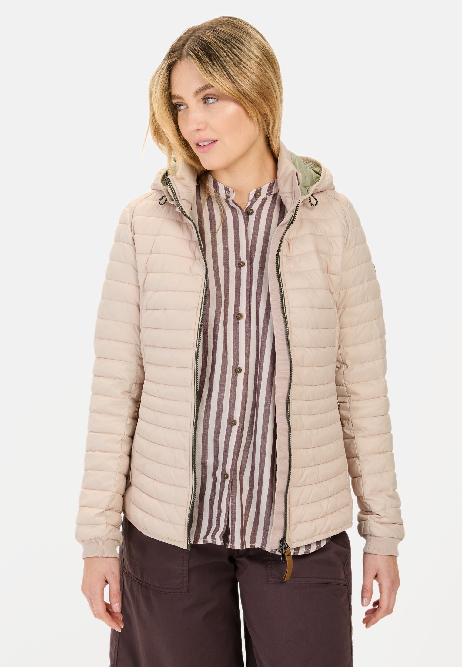 Women Lightweight quilted jacket made from recycled polyamide Rose worn front
