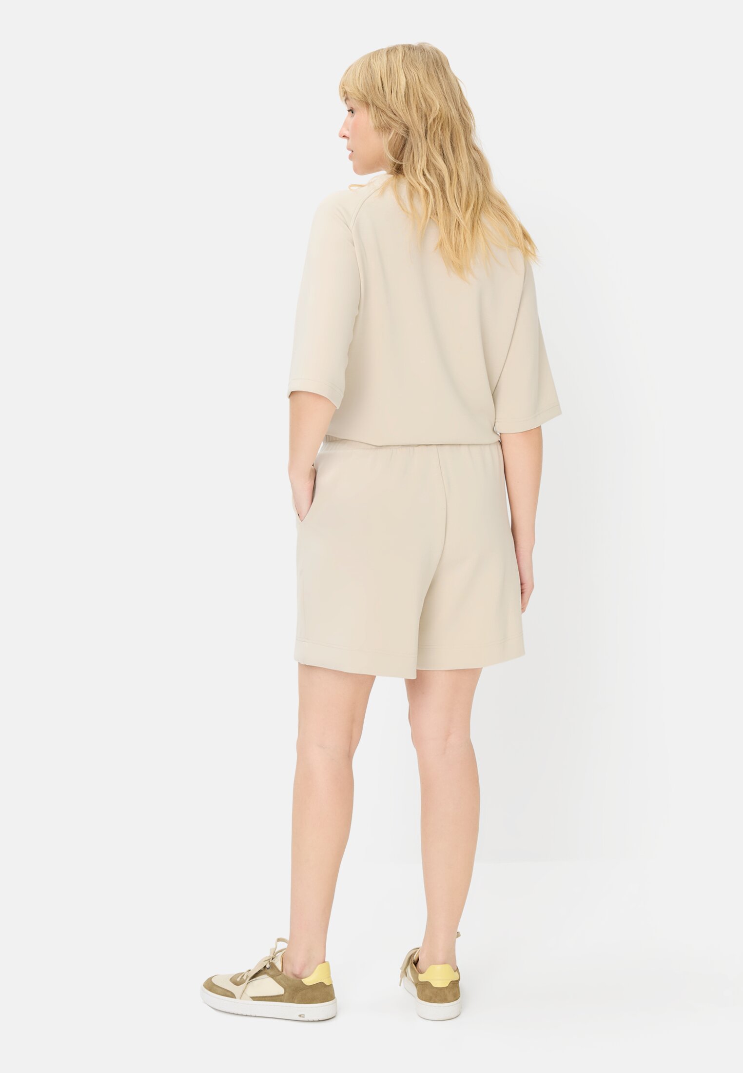 Damen Hose mit Tunnelzug Perlweiß getragen hinten