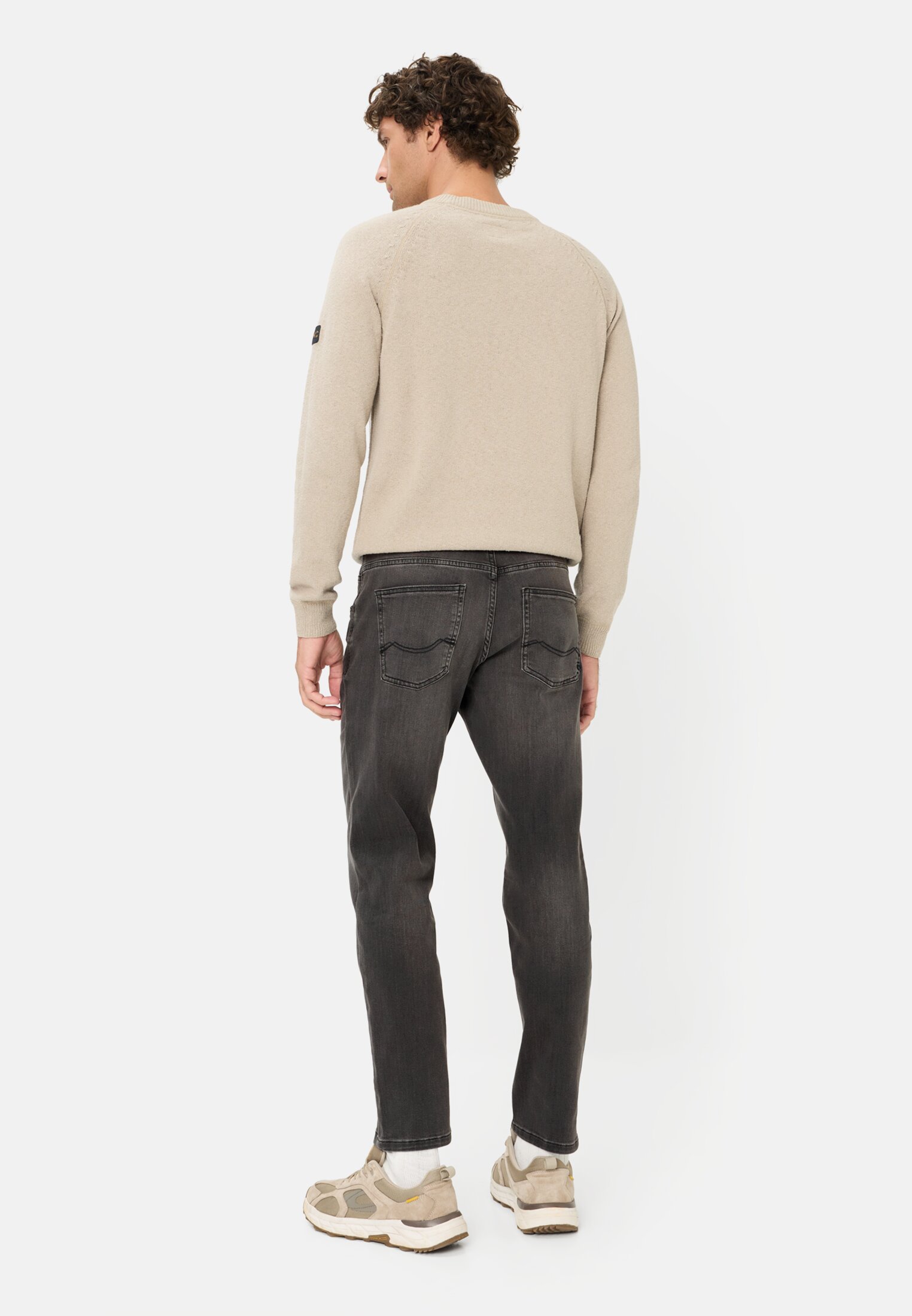 Heren Slim Fit fleXXXactive® Jeans Grafietgrijs gedragen achter