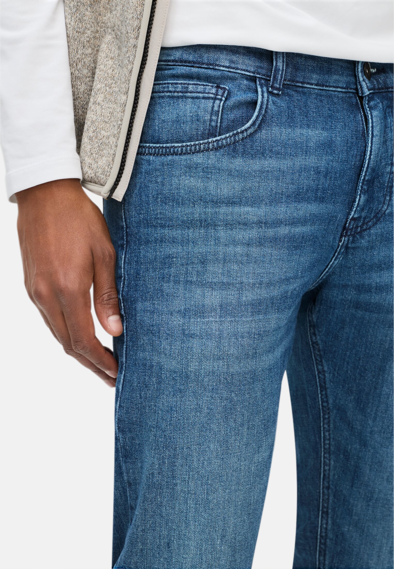 Men 5 Pocket Slim Fit Jeans Blue worn detail close