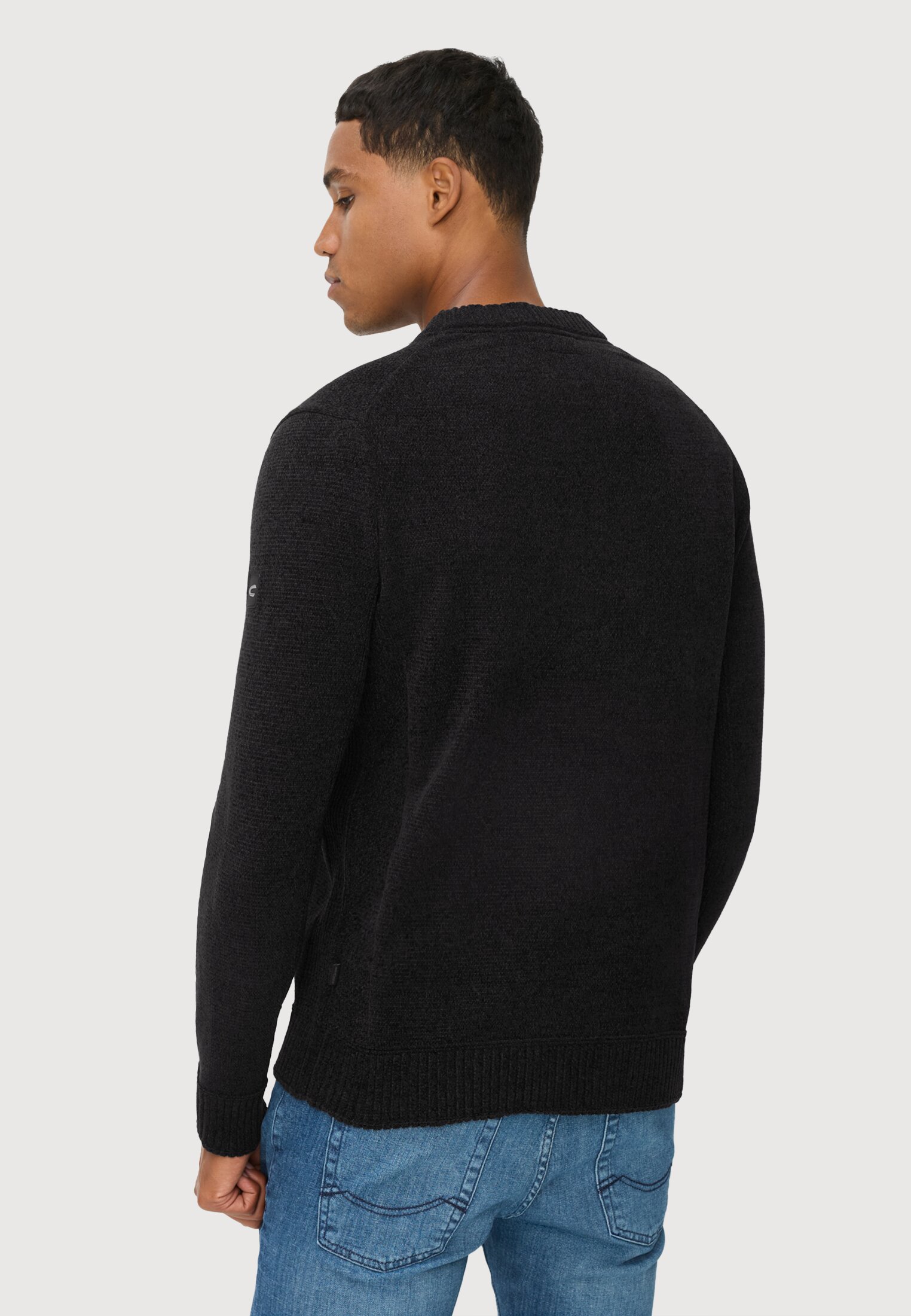 camelactive_Pullover_Asphalt_409500-6K60-88_M2 Men Sweater with round neck collar Black worn back
