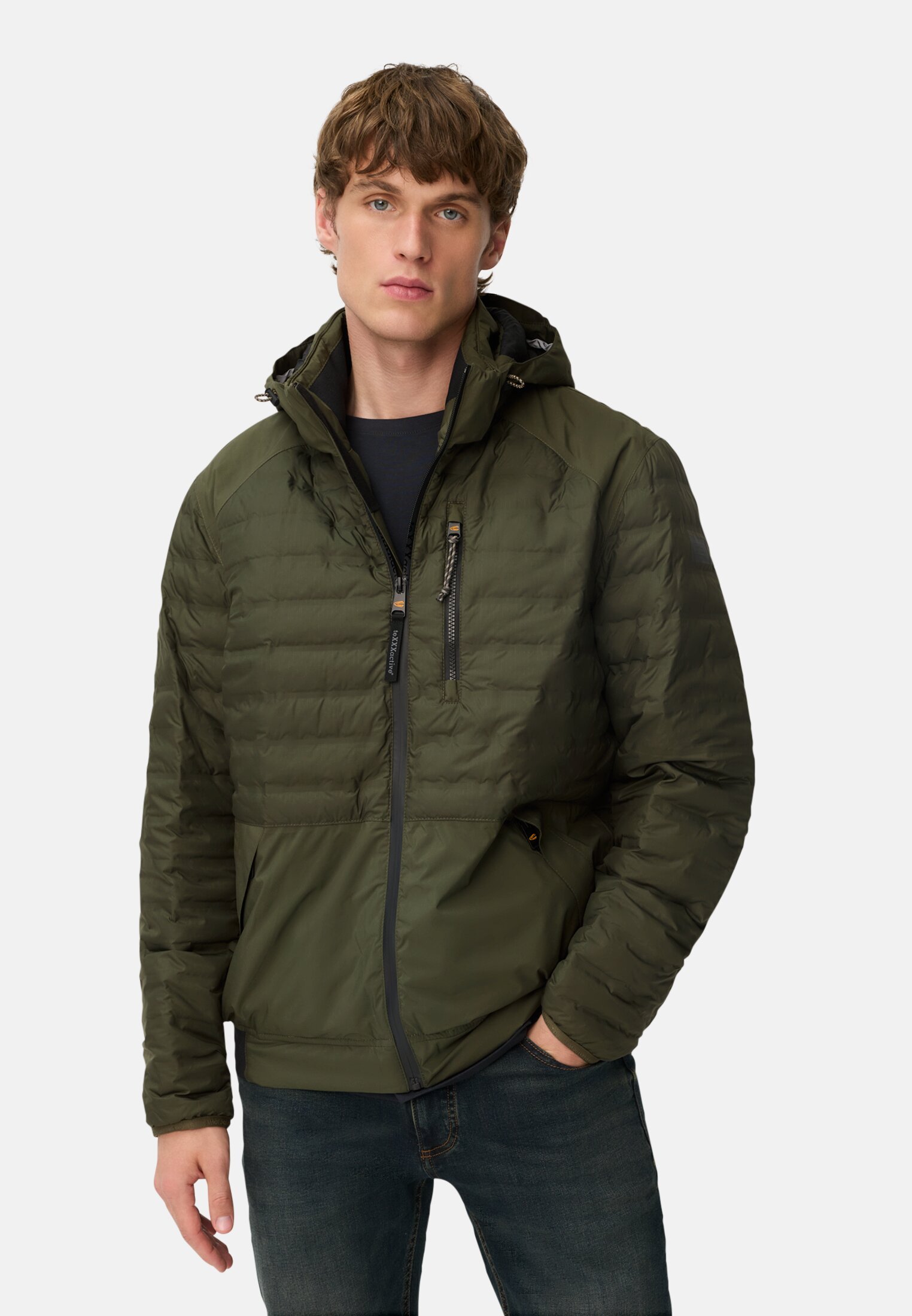 Herren teXXXactive® Blouson mit abnehmbarer Kapuze Waldgrün getragen vorn