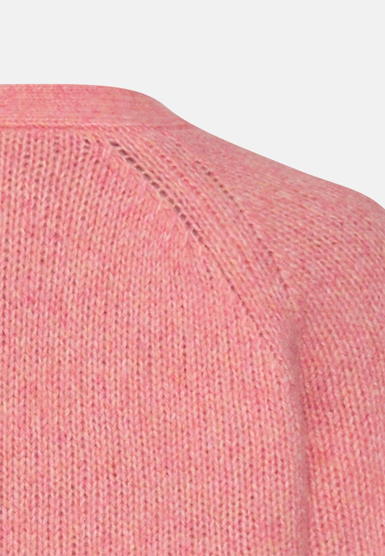 Damen Strickjacke mit Raglanärmeln und Knopfverschluss Beere hinten nah