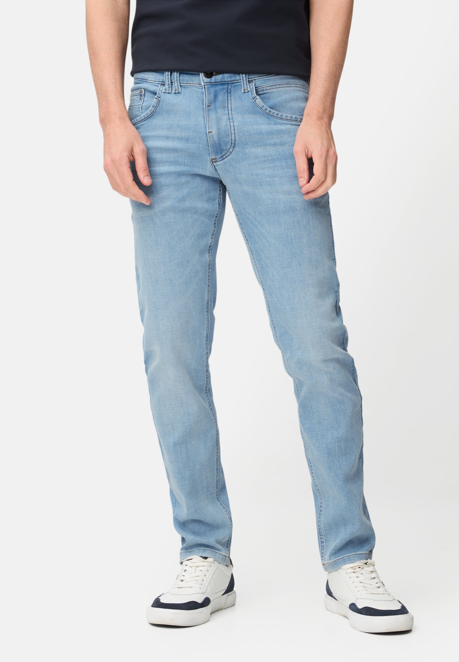 Men fleXXXactive® jeans with cooling effect Ocean Blue worn front
