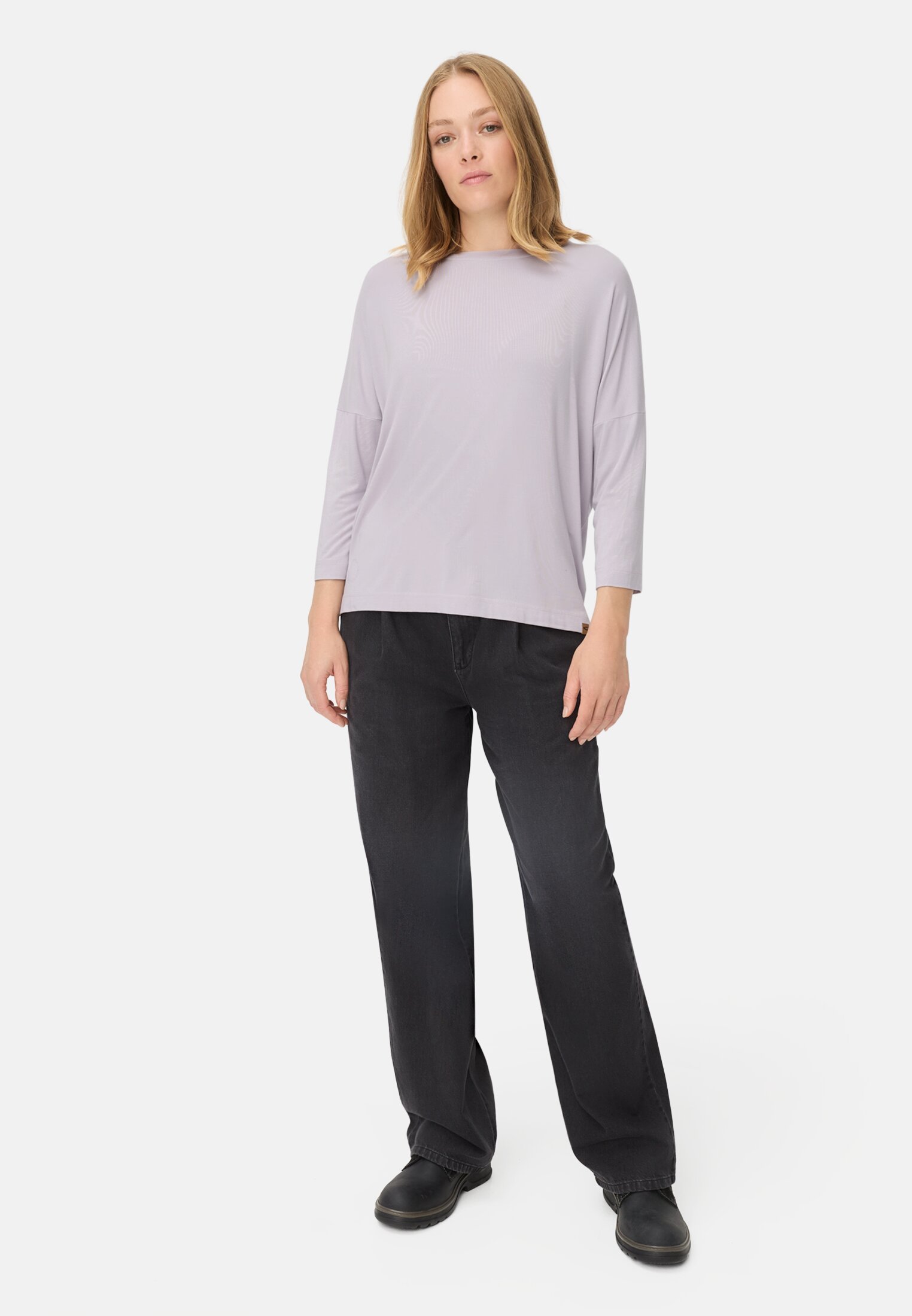 Women Long-sleeved shirt with a crew neck Purple worn front full body