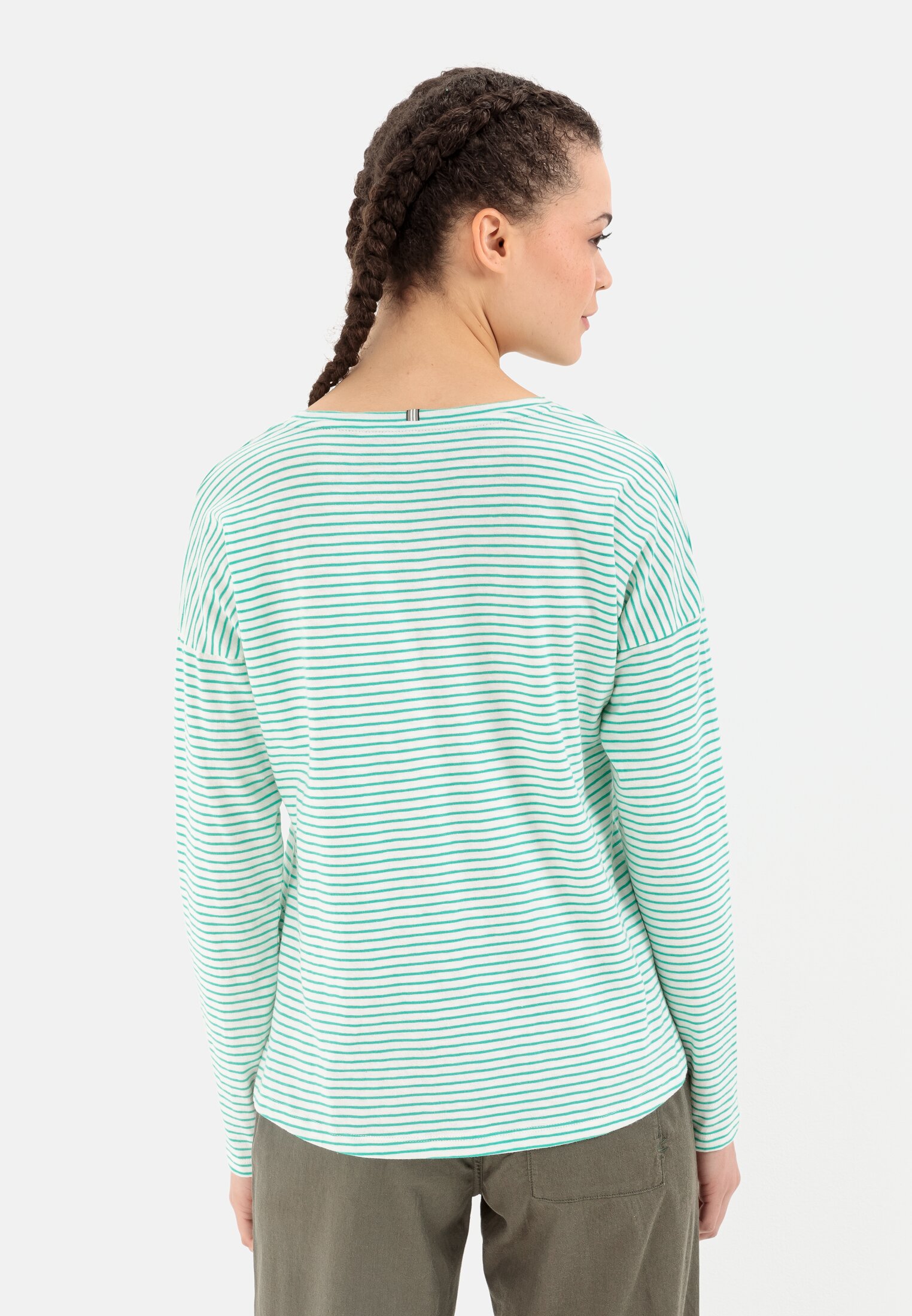 Damen Langarmshirt aus Organic Cotton Grün getragen hinten