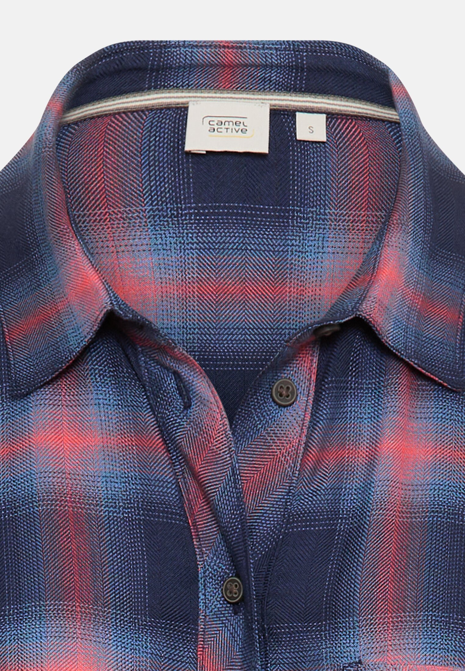 Damen Bluse aus reiner Viskose Blau Rot vorne nah