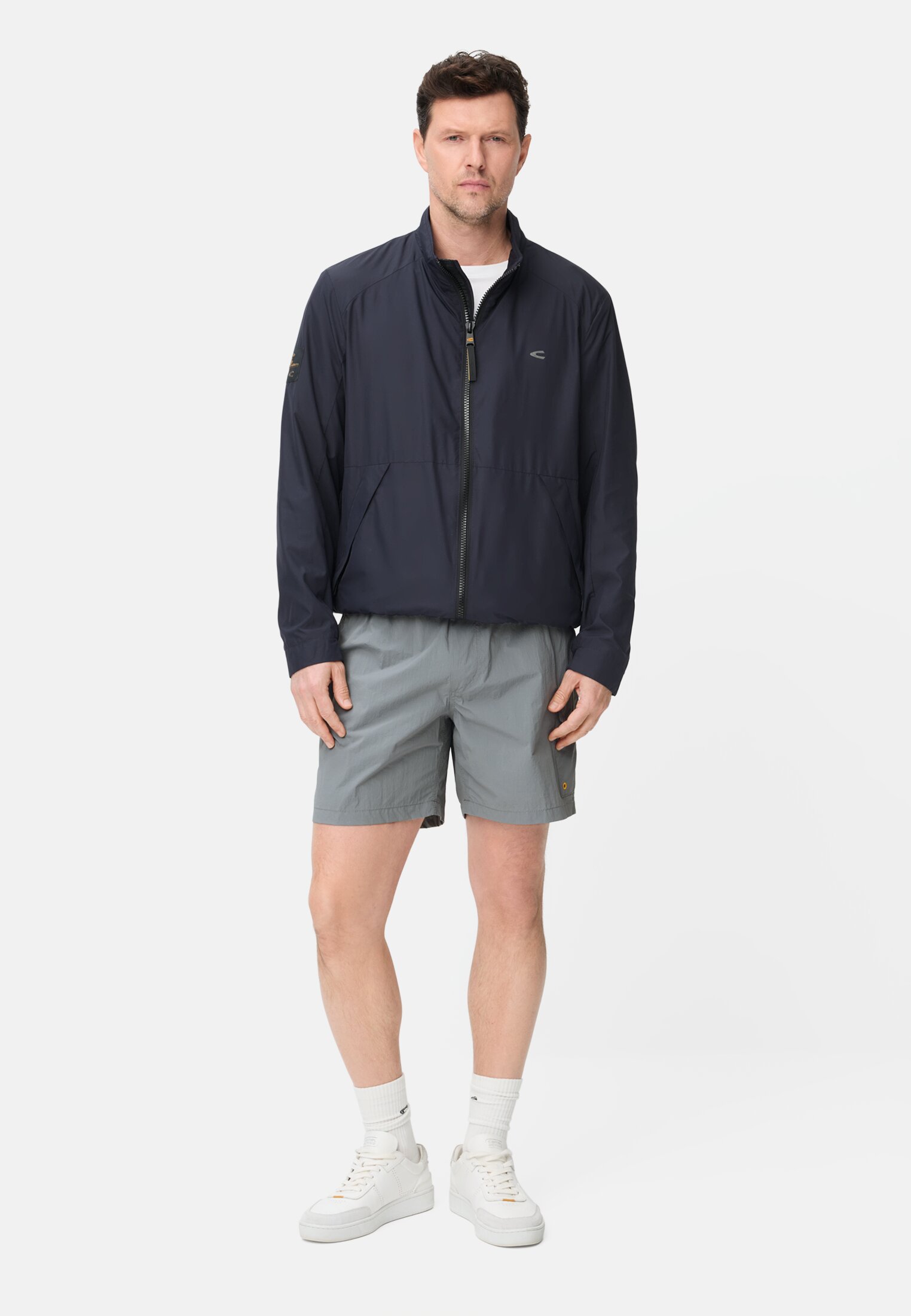 Herren Shorts mit Tunnelzug Sturmblau getragen vorne Ganzkörper