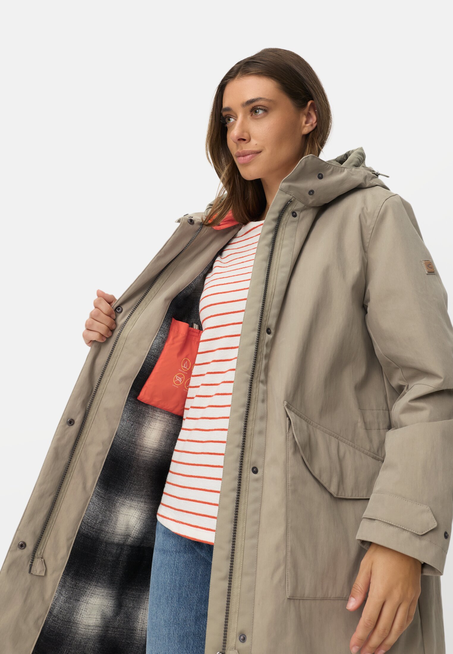 Vrouwen Waterafstotende parka met 2-wegs ritssluiting Beige gedragen emotional