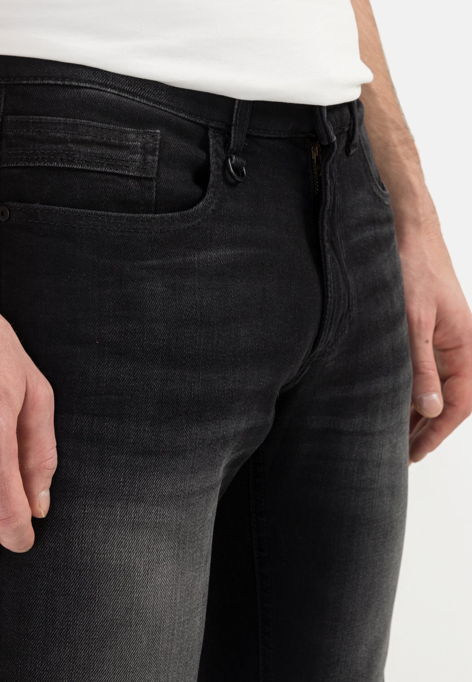Men Slim Fit fleXXXactive® 5-Pocket Jeans Dark Grey worn detail close