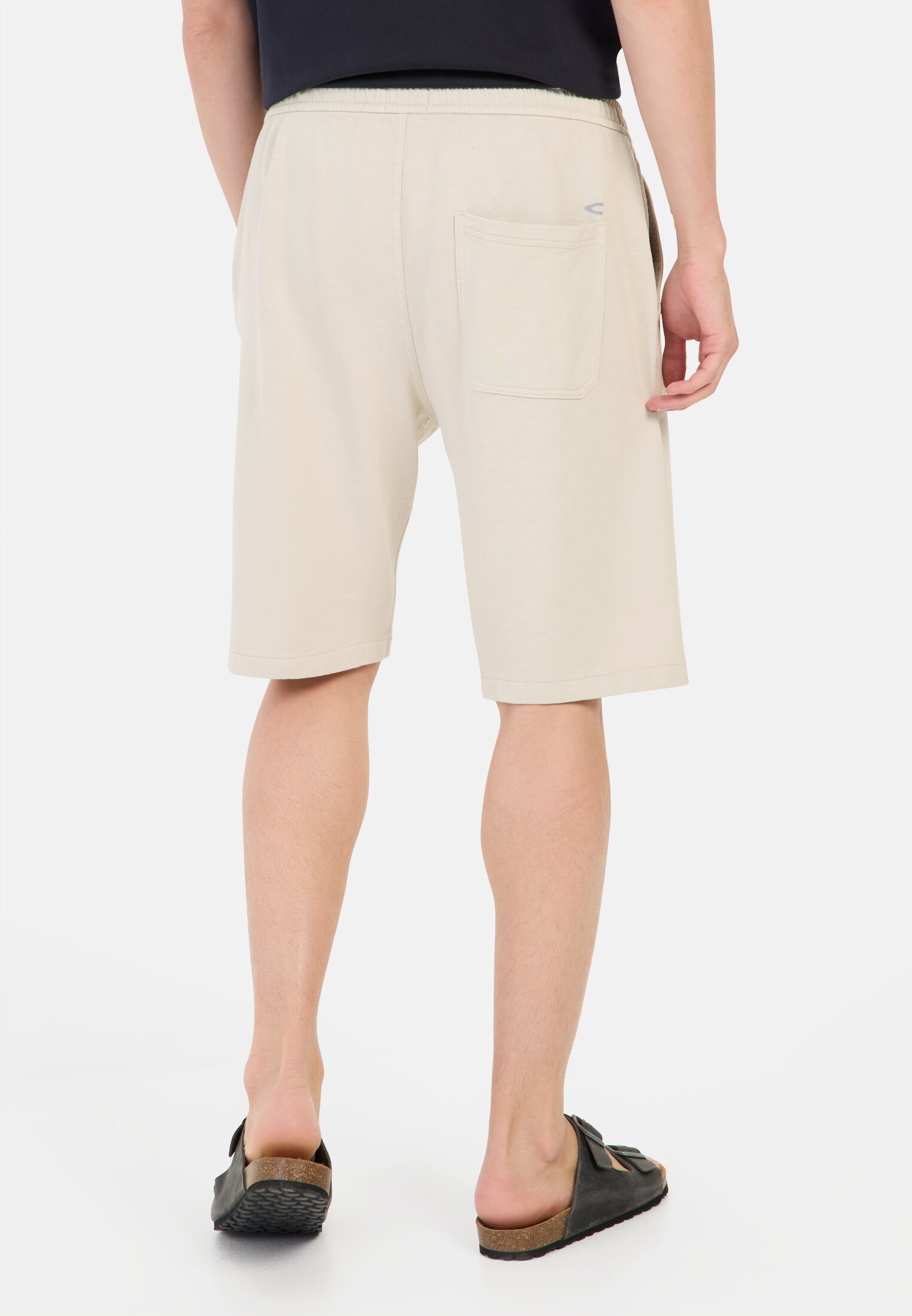 Men Bermuda shorts with an elastic waistband Beige worn back