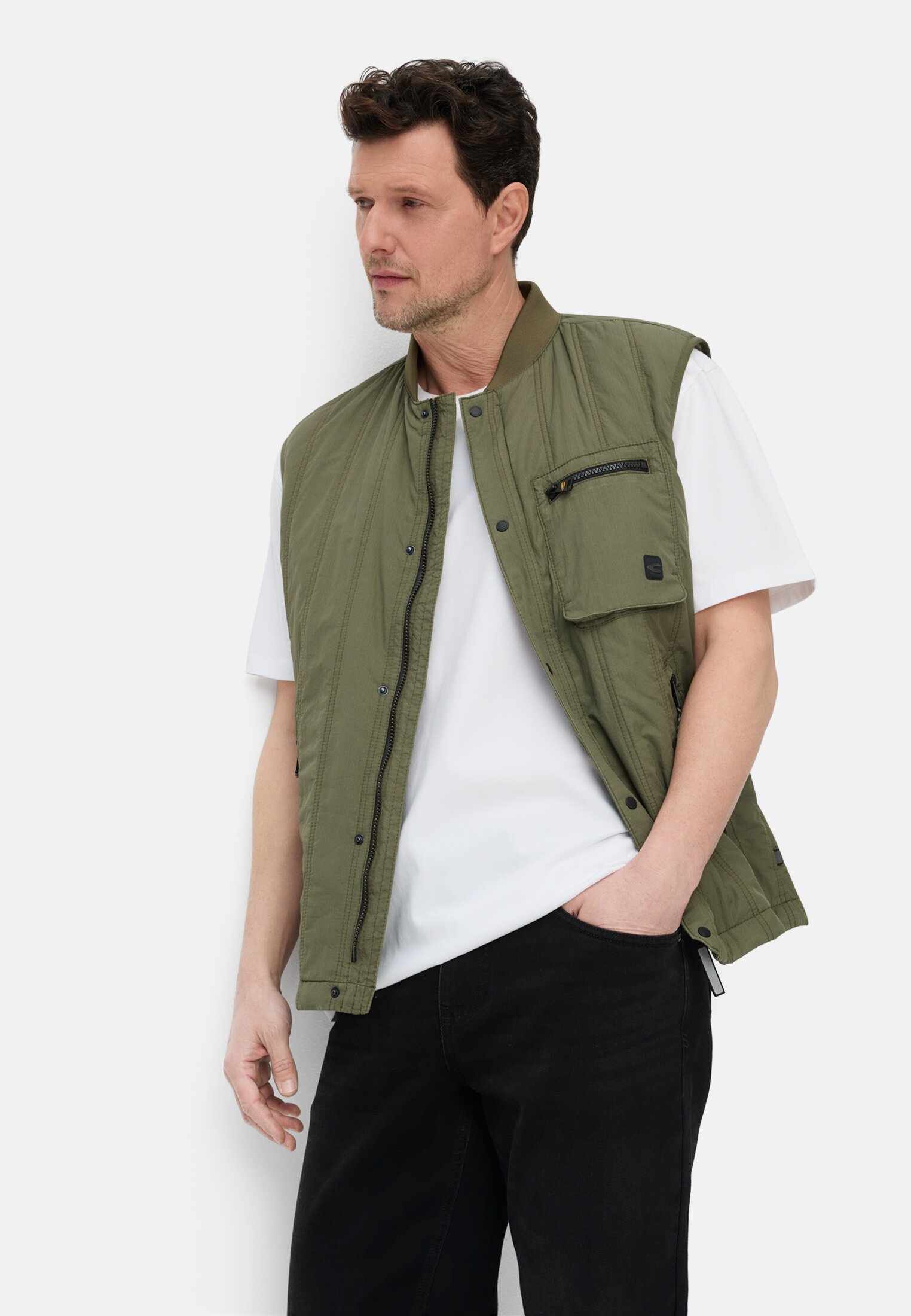 Herren T-Shirt mit Rückenprint Weiß getragen emotional