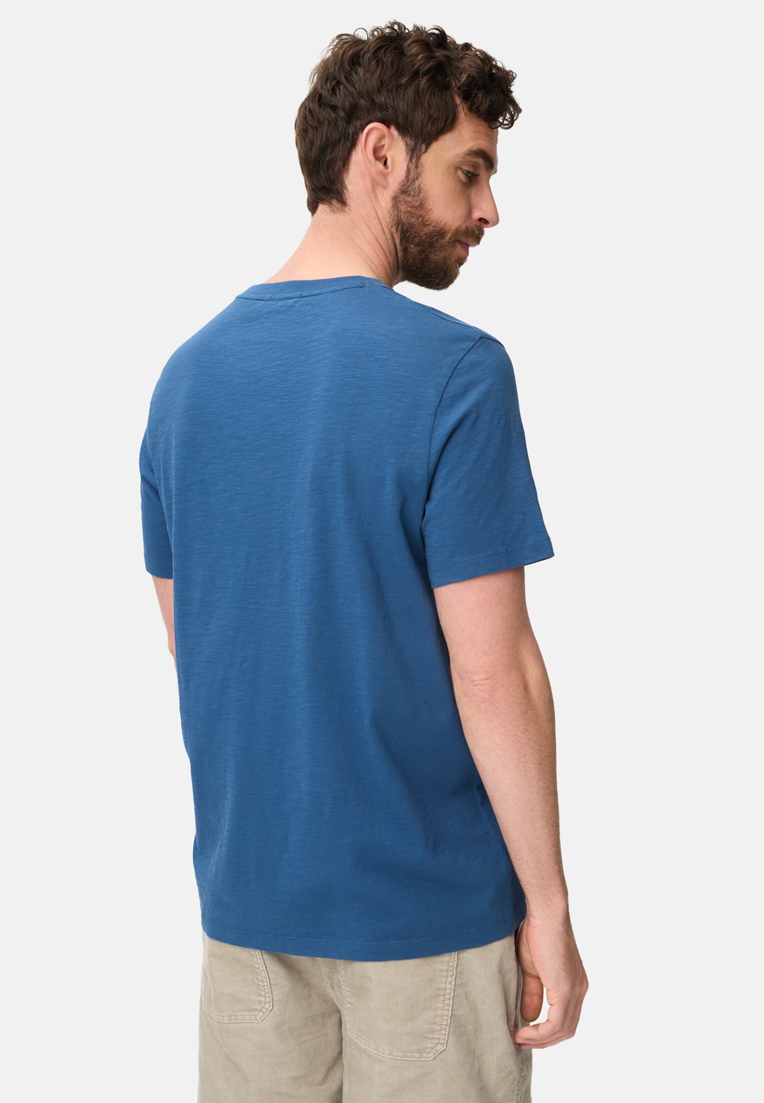 Herren T-Shirt mit reflektierenden Details Indigoblau getragen hinten