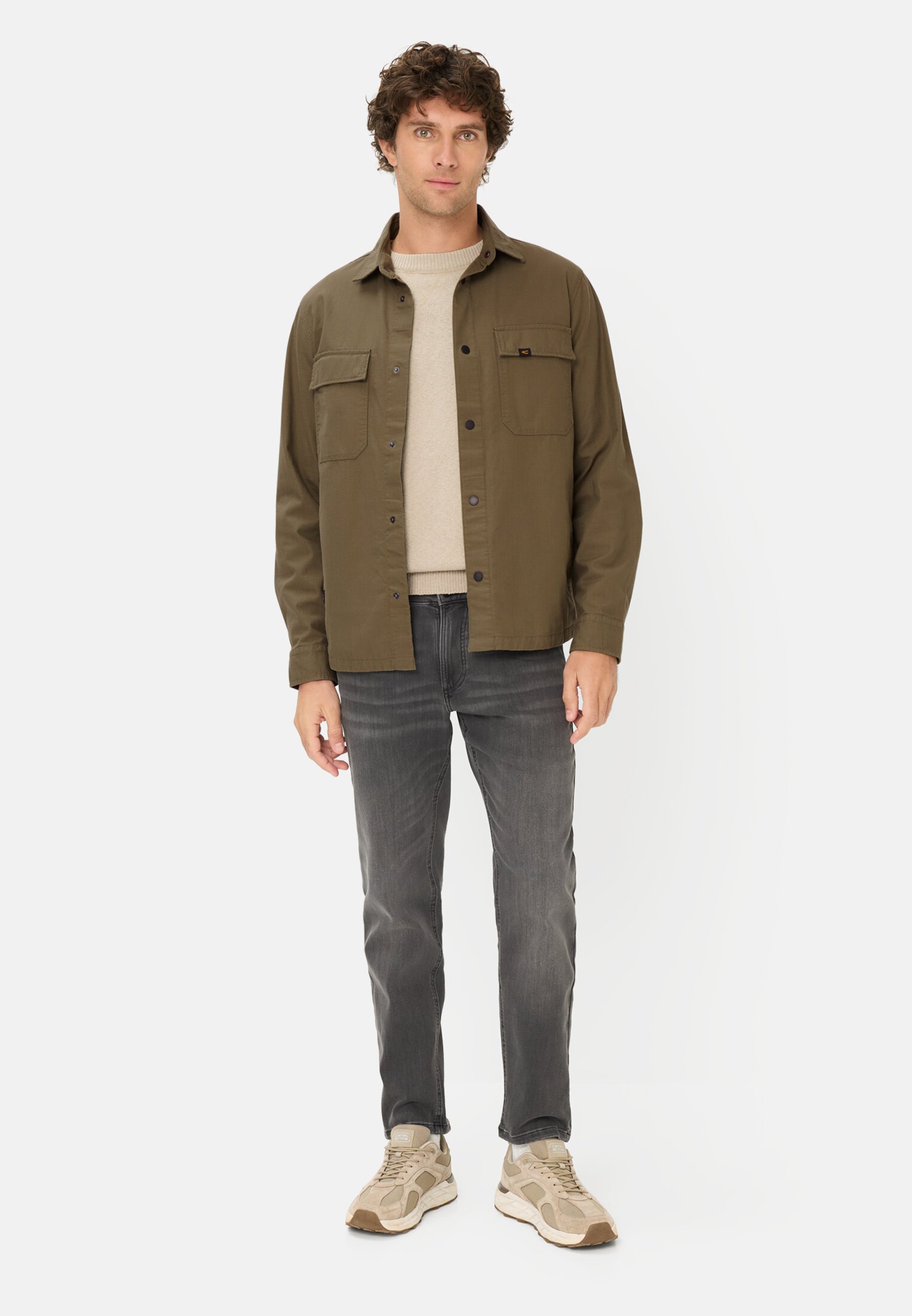 Men Overshirt with pockets Olive Green worn front full body