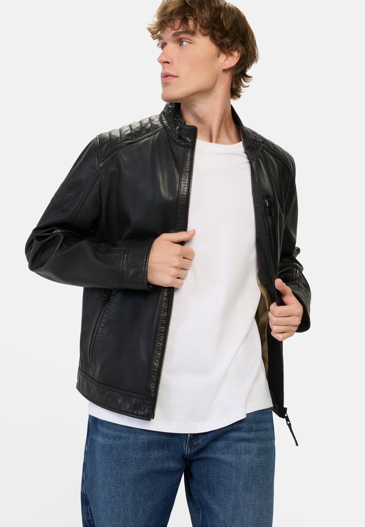 Herren Lederjacke mit Reißverschlusstaschen Schwarz getragen emotional