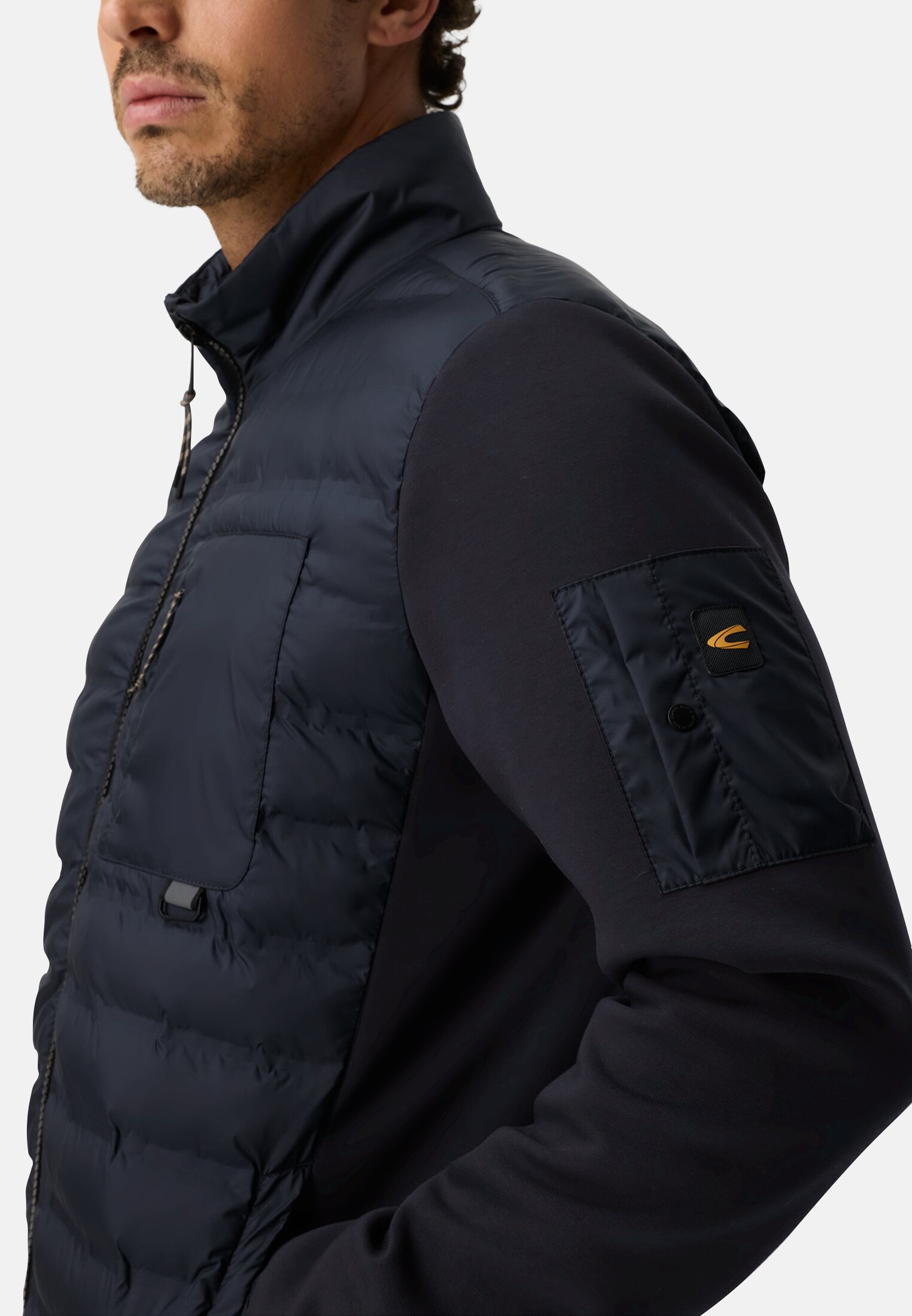 Heren Blouson met opstaande kraag Marineblauw gedragen detail dichtbij  