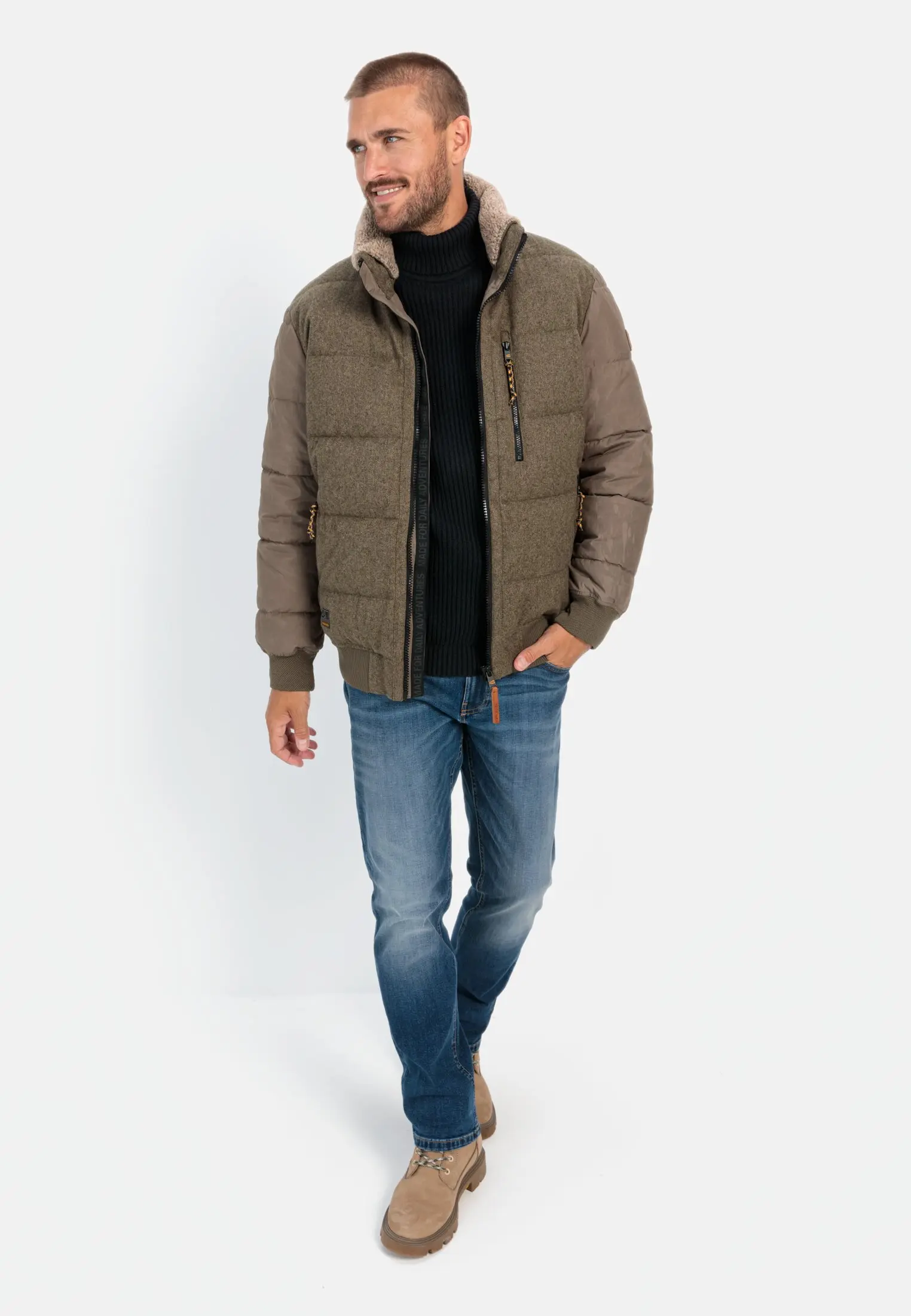 Knitted jumper for Men in Dark blue camel active