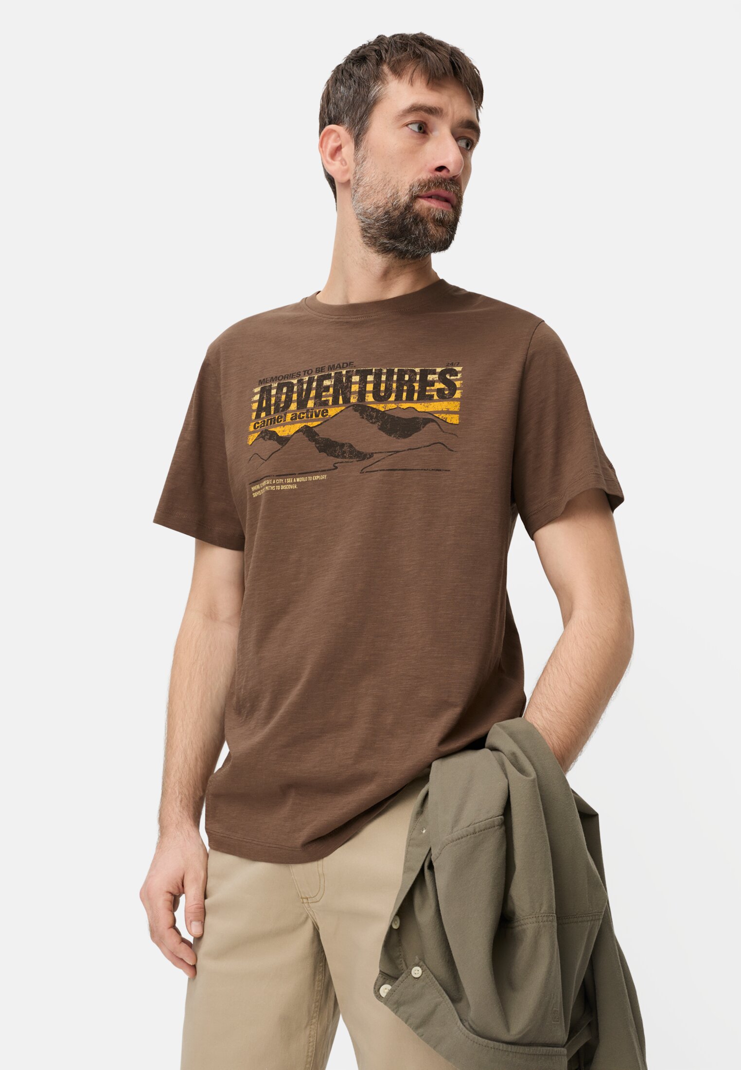 Men T-shirt made of pure cotton Mud Brown worn emotional