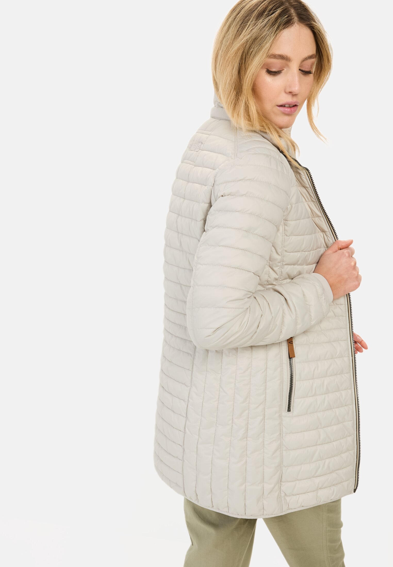 Women Quilted jacket made from recycled polyamide Pearl white worn emotional