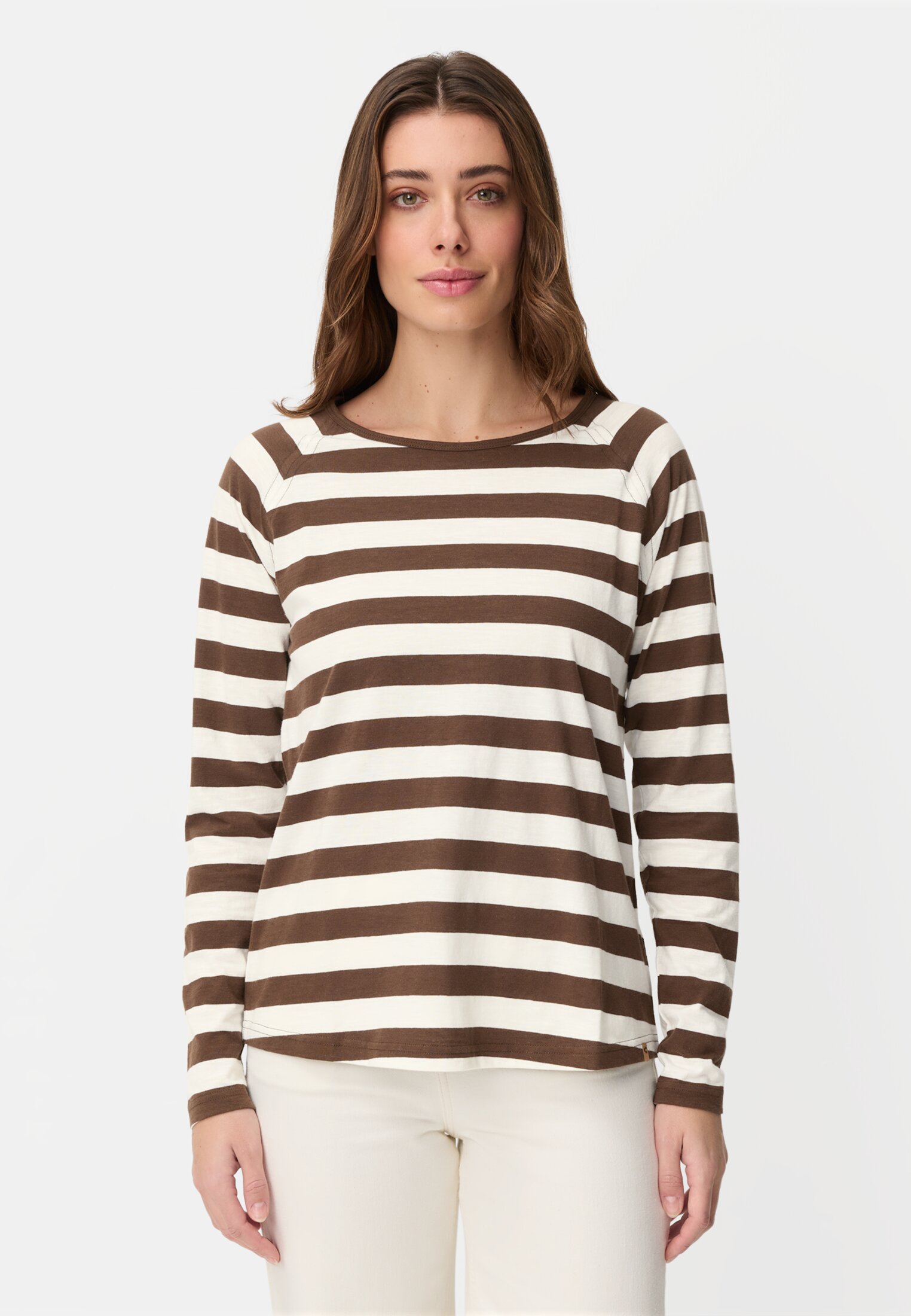 Women Long sleeve shirt made of pure cotton Brown worn front