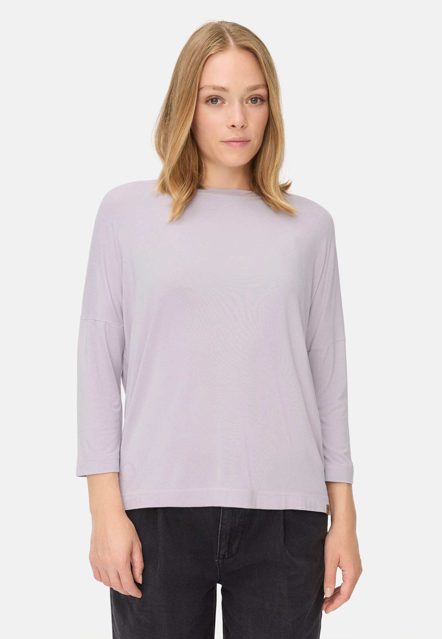 Women Long-sleeved shirt with a crew neck Purple worn front