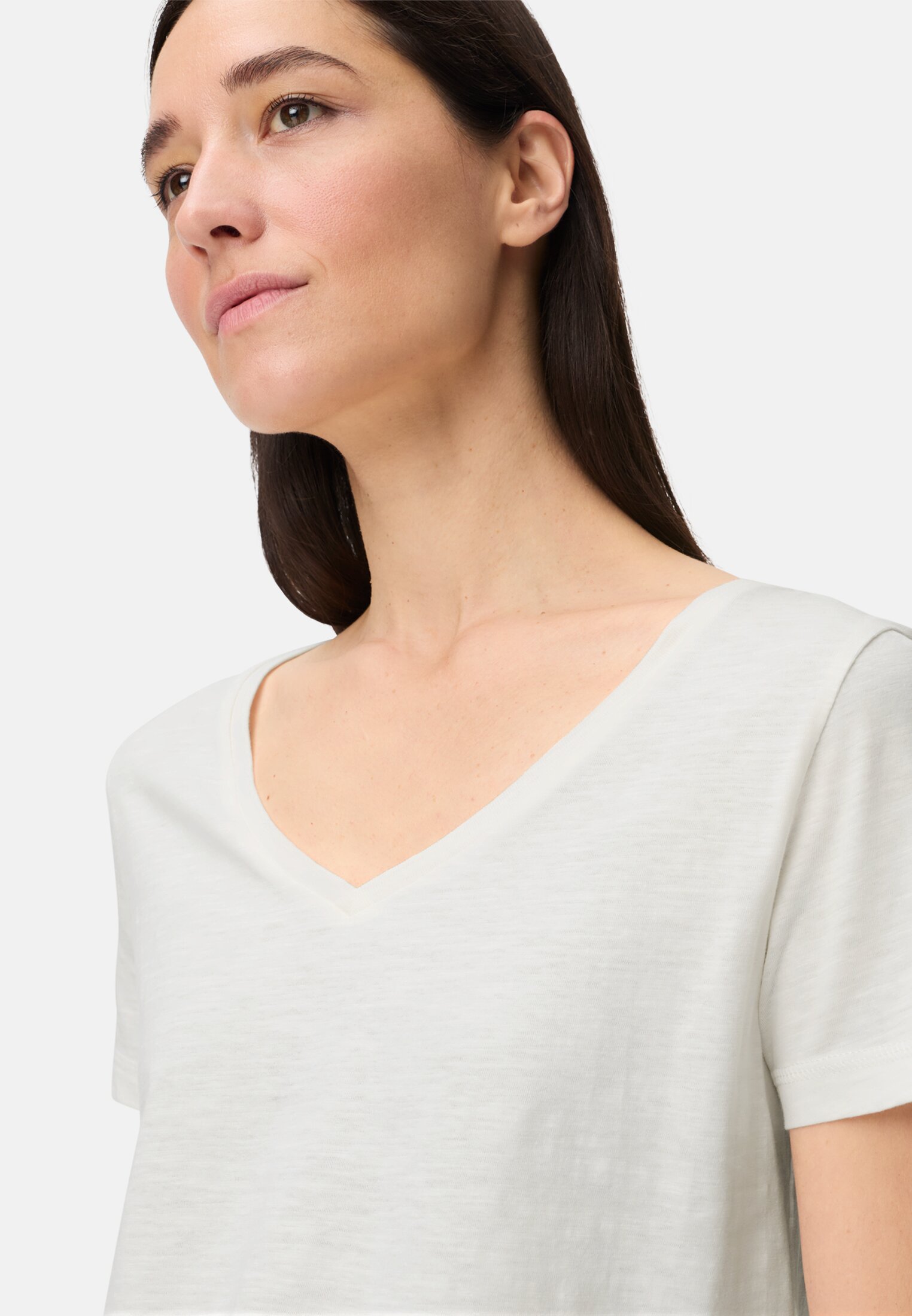 Women T-shirt made from 100% cotton Milk White worn detail close