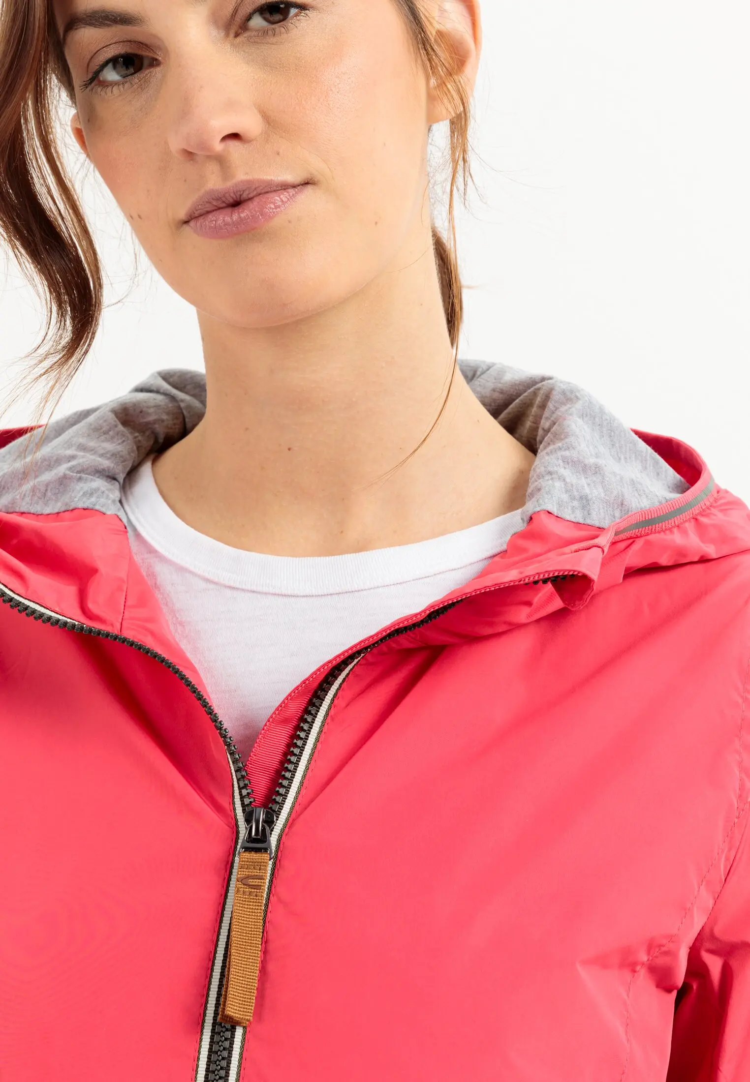 Light windbreaker for Women in pink camel active