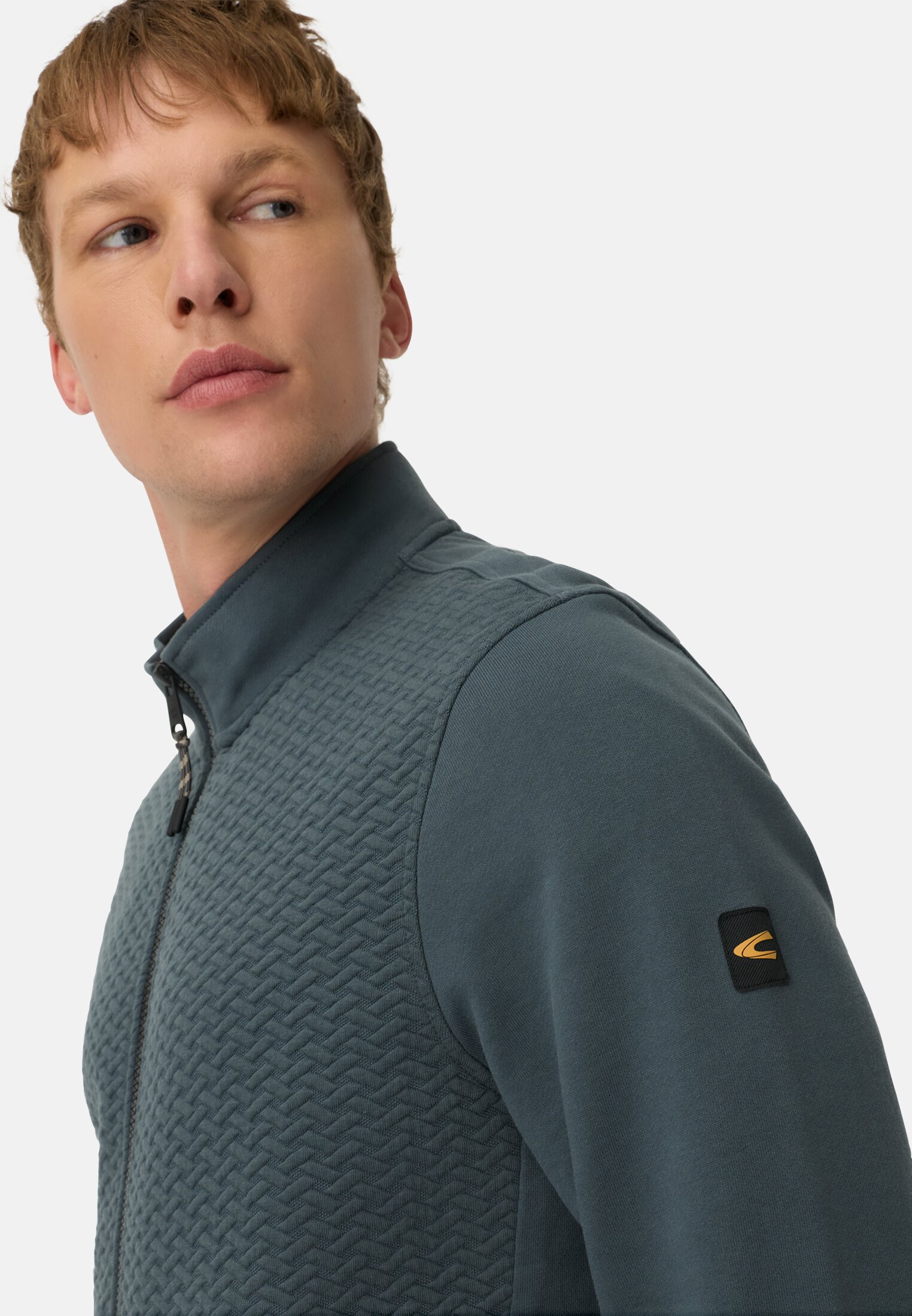 Heren Sweatjack met lichte opstaande kraag Inktblauw gedragen detail dichtbij