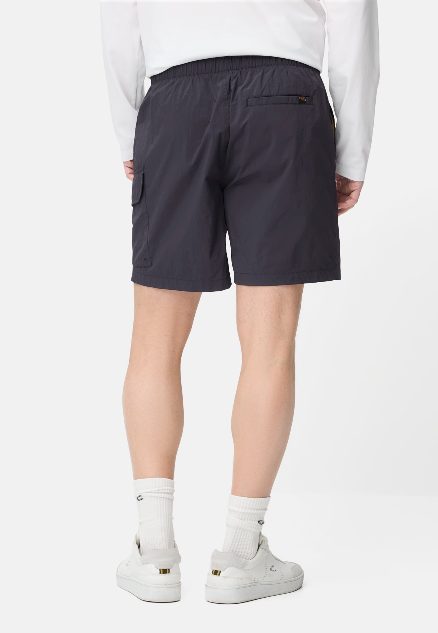Herren Shorts mit Tunnelzug Dunkelblau getragen hinten