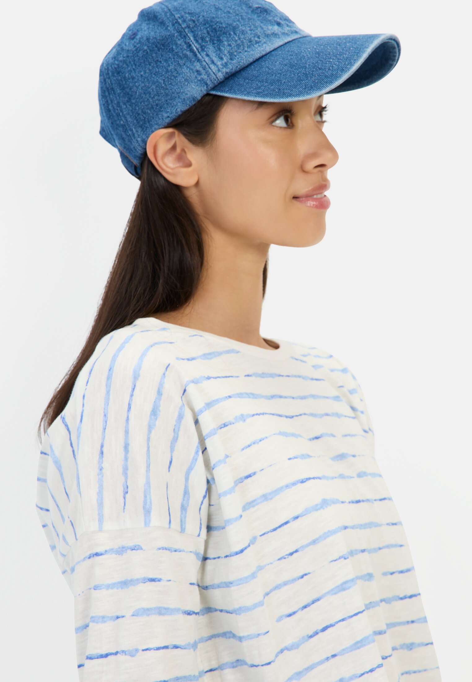 camelactive_T-Shirt_French_Blue_Stripes_309366-5T70-42_M5 Women Long-sleeved shirt made of pure cotton Blue worn detail close