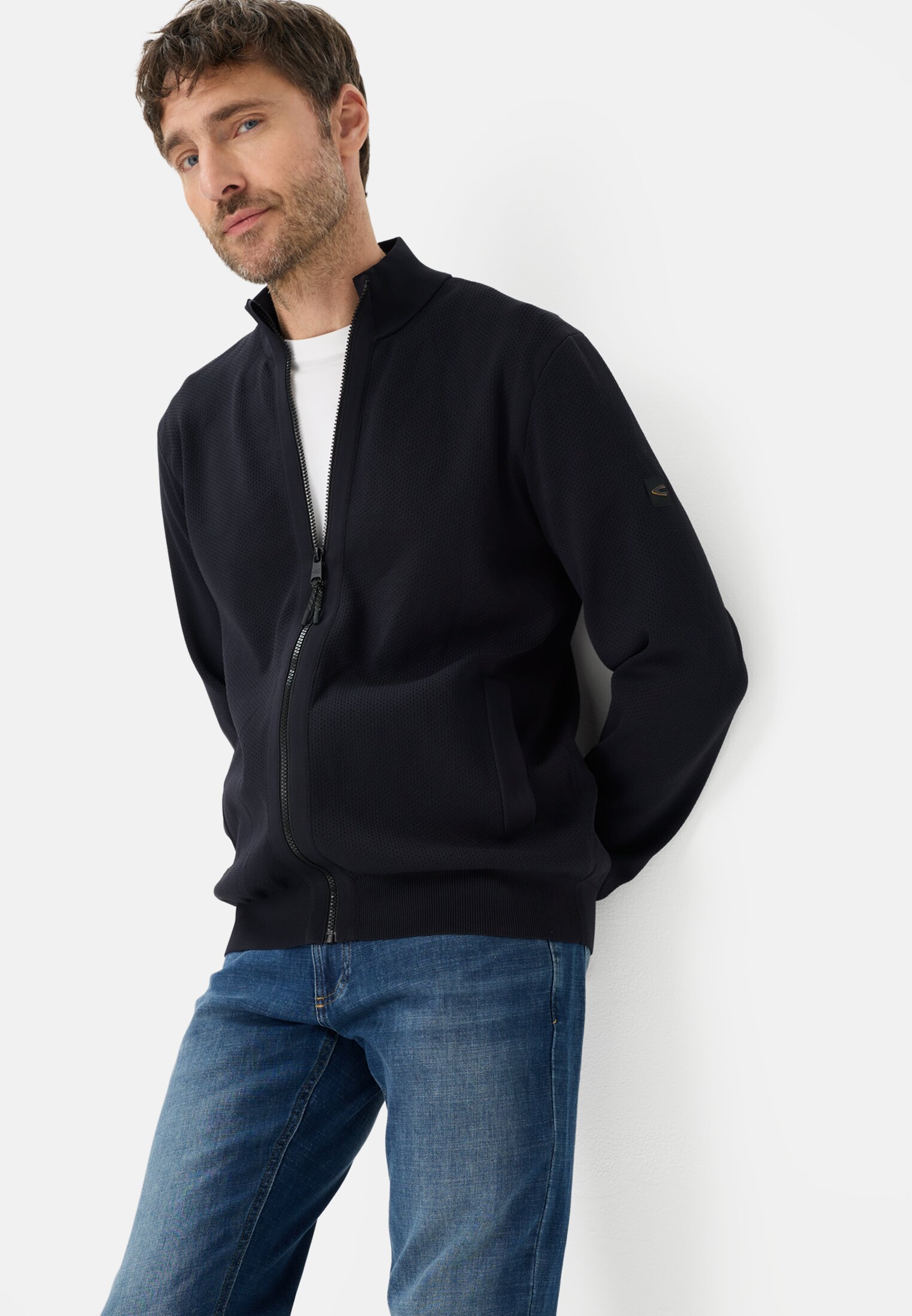 Herren fleXXXactive® Jeans mit kühlendem Effekt Indigoblau getragen emotional