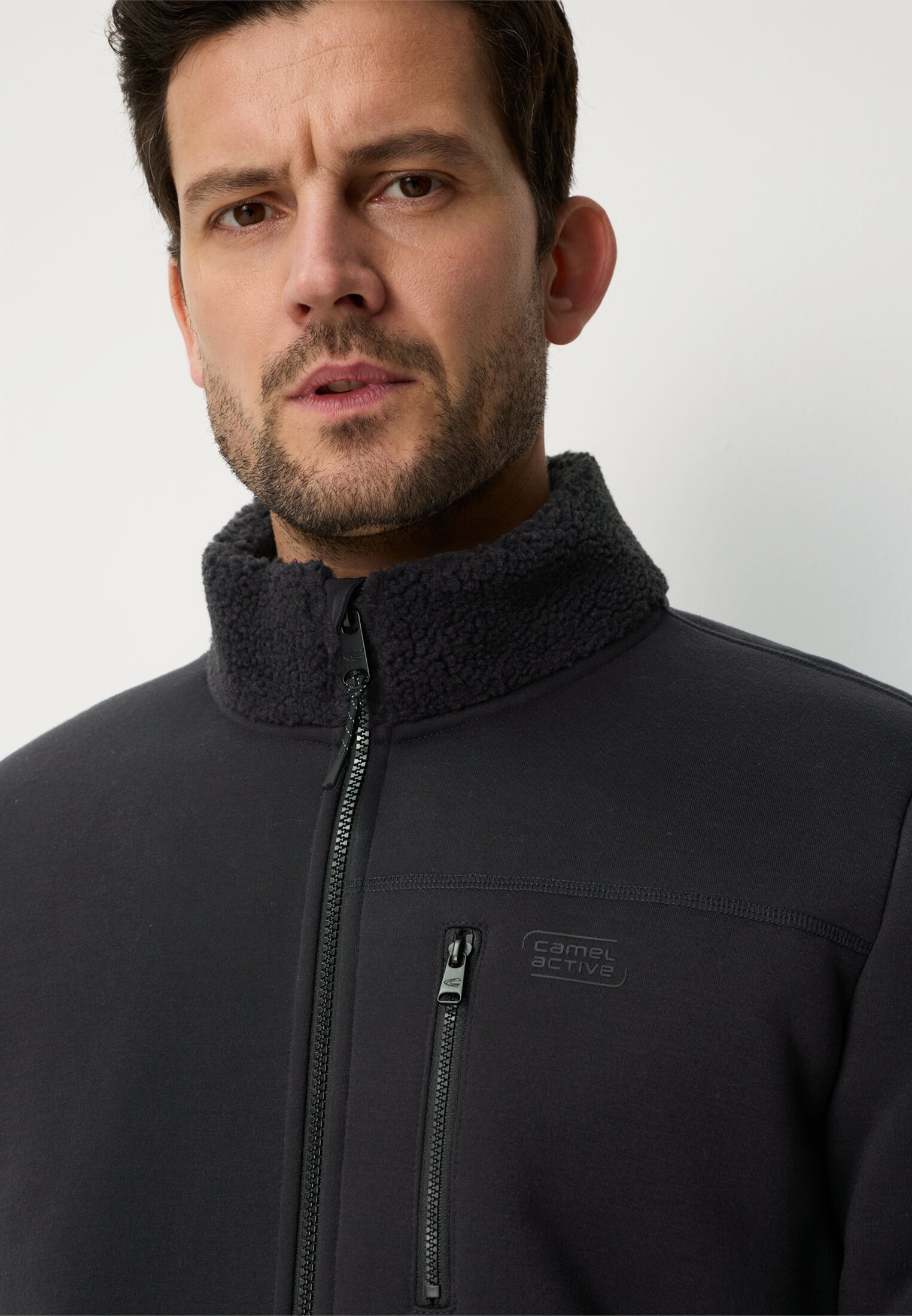 Men Fleece jacket with reflective details Navy blue worn detail close