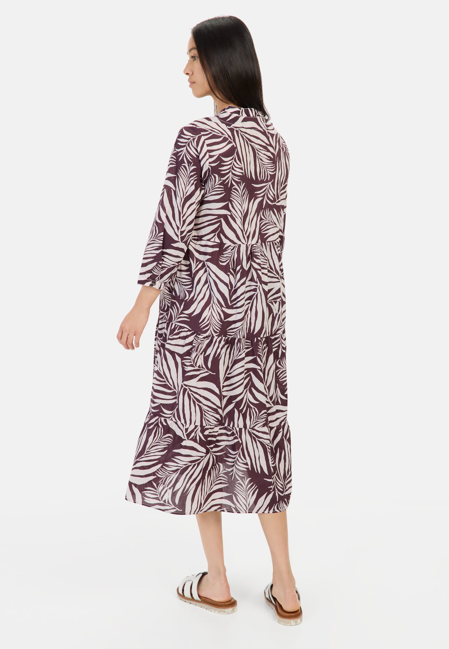 camelactive_Kleid_AOP_391280-5S52-96_M2 Women Midi summer dress with all-over print Dark Red worn back
