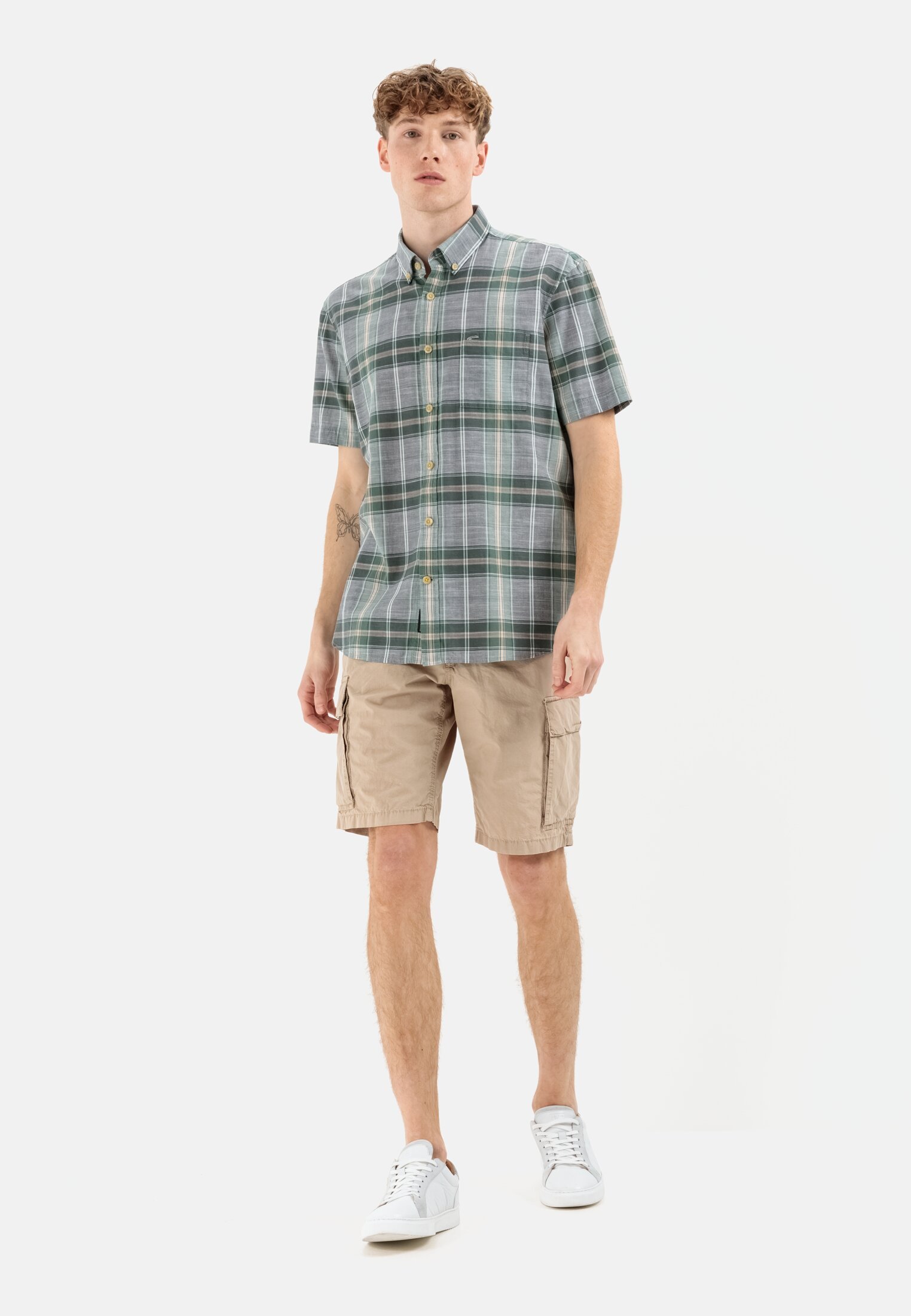 Men Short sleeve shirt in pure cotton Grey-green worn front full body