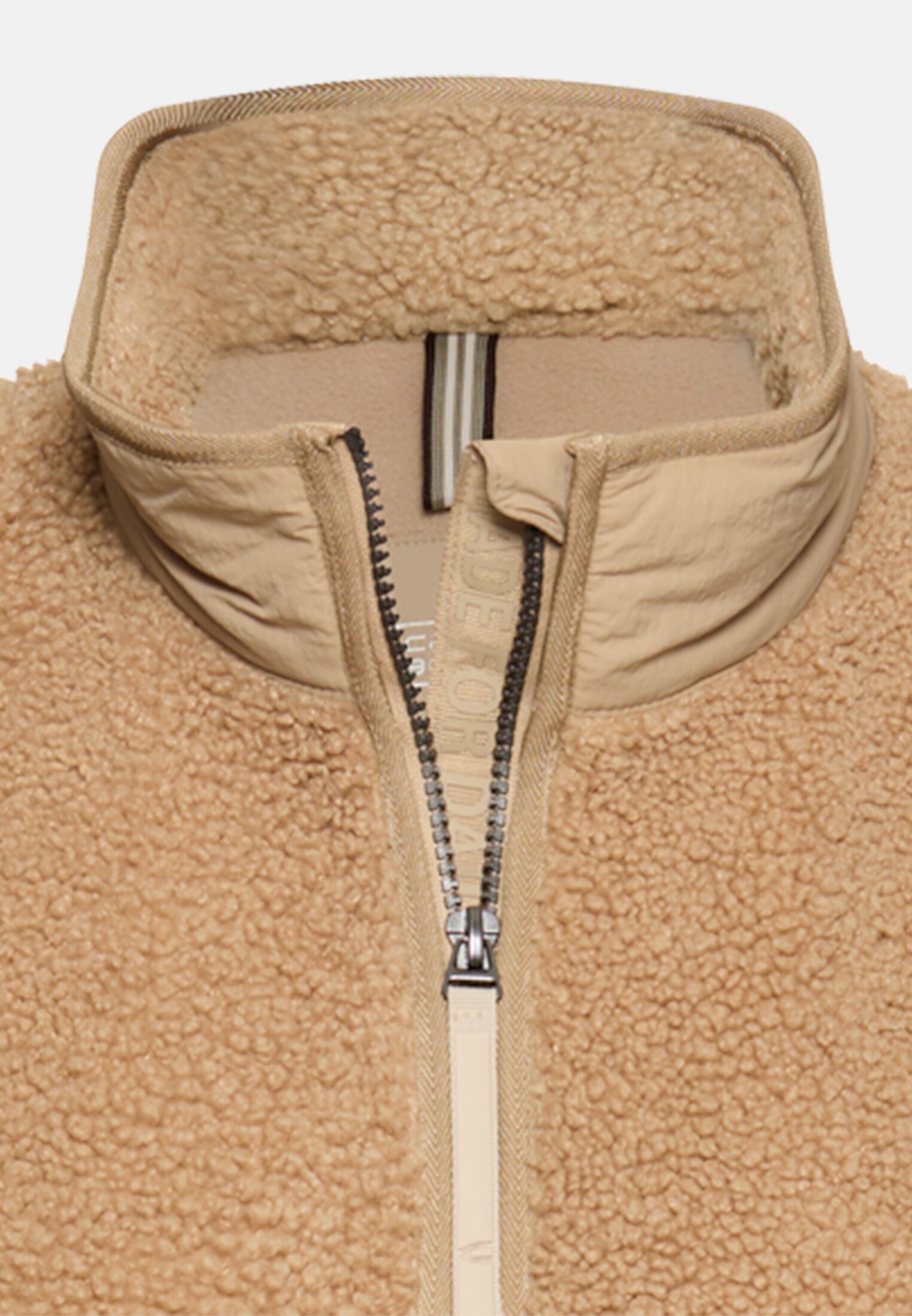 Women Teddy jacket with inside pocket Sand front close