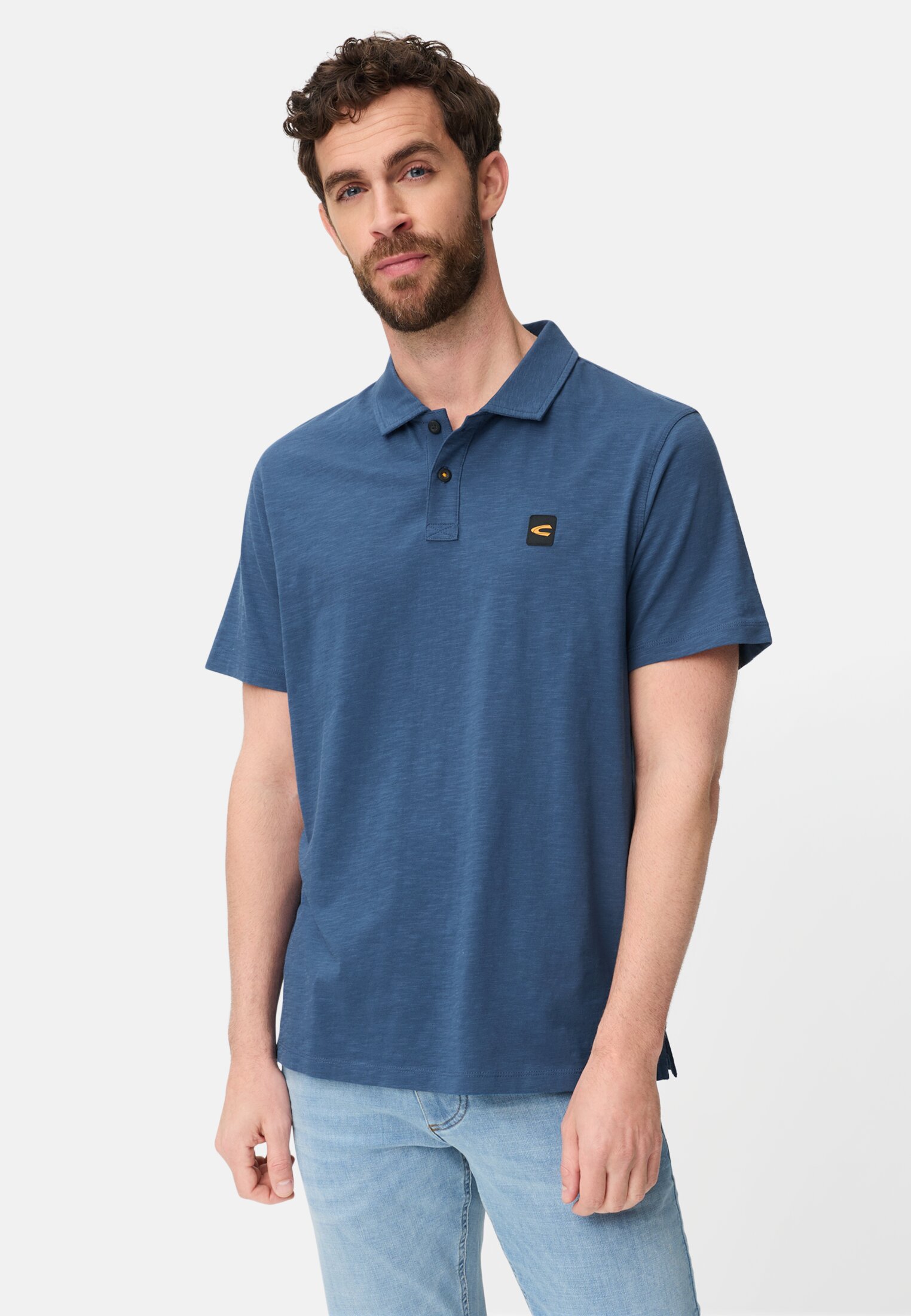 Herren Poloshirt aus reiner Baumwolle Indigoblau getragen vorn