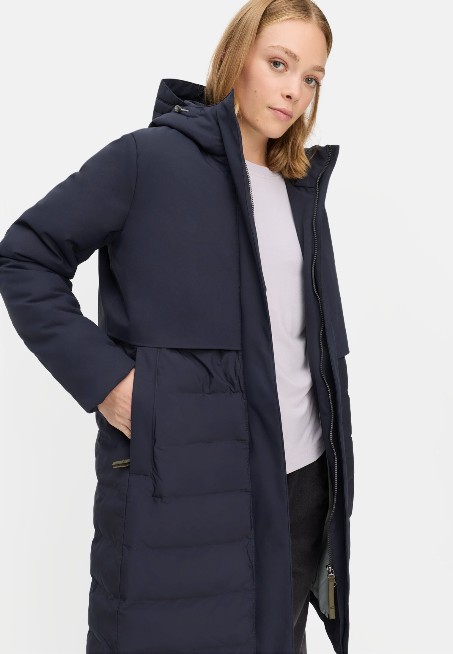 Damen teXXXactive®  Funktionsparka mit Kapuze Dunkelblau getragen emotional