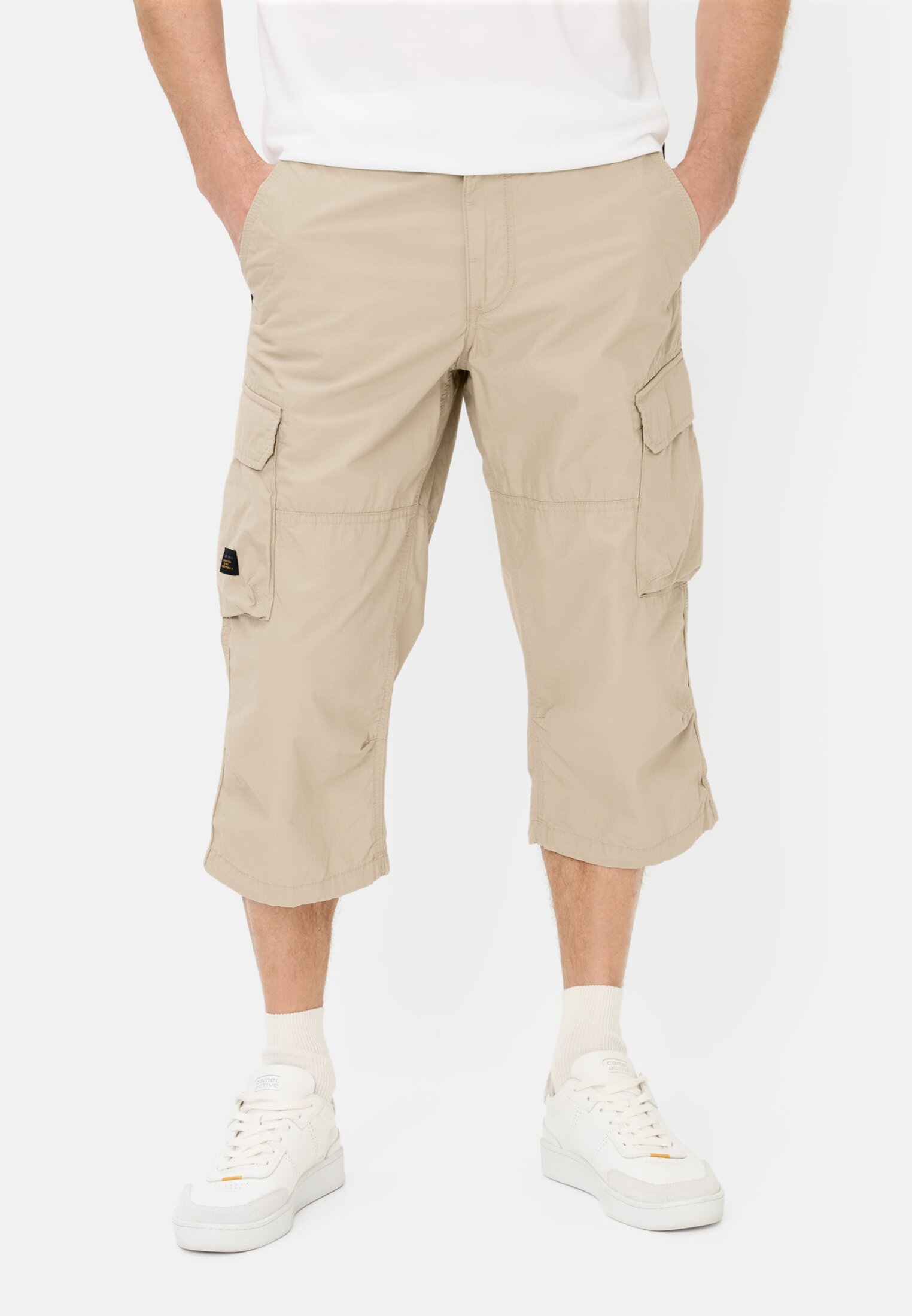 Men Cargo shorts made from pure cotton Beige worn front